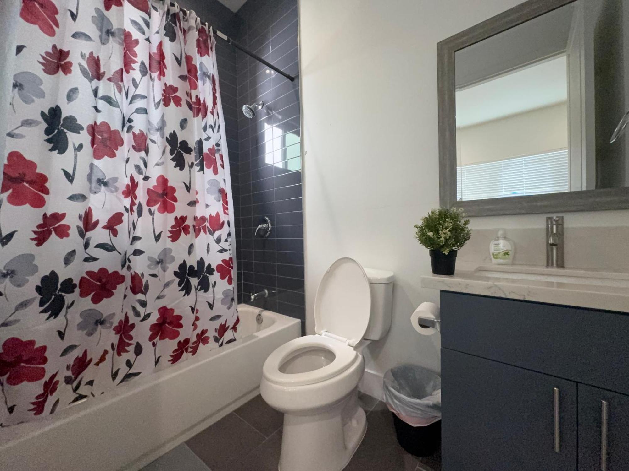 The Blue - Private With Private Bath - Usc - Dtla - Bmo Stadium - La Olympic - Staples Center * Los Angeles