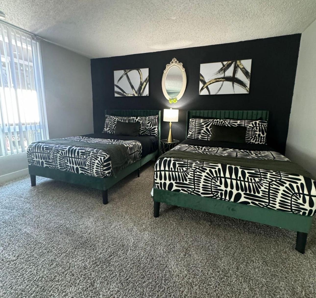 Luxury One Bedroom Free Parking&pool Los Angeles
