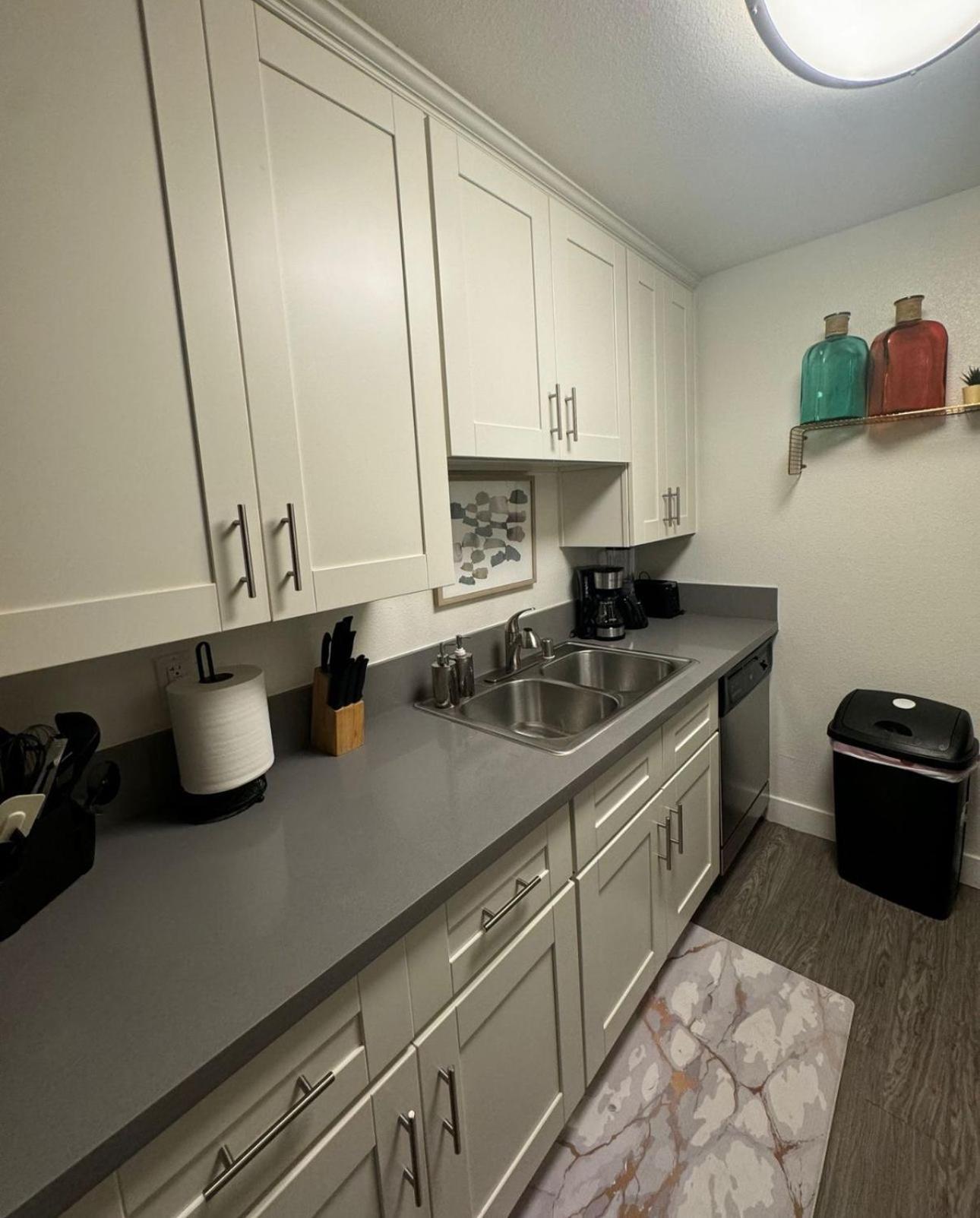 Apartment Luxury One Bedroom Free Parking&pool