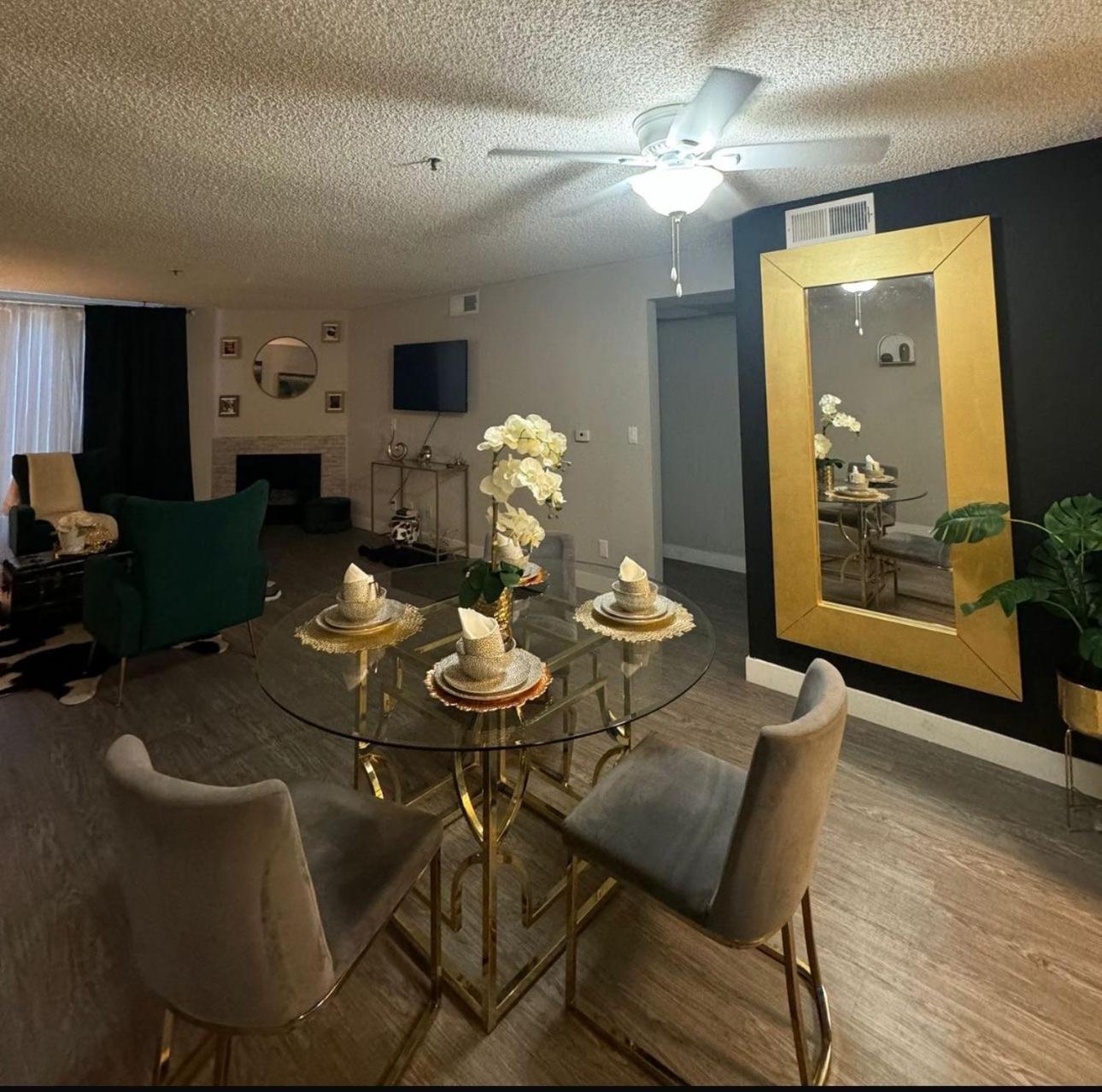 Apartment Luxury One Bedroom Free Parking&pool