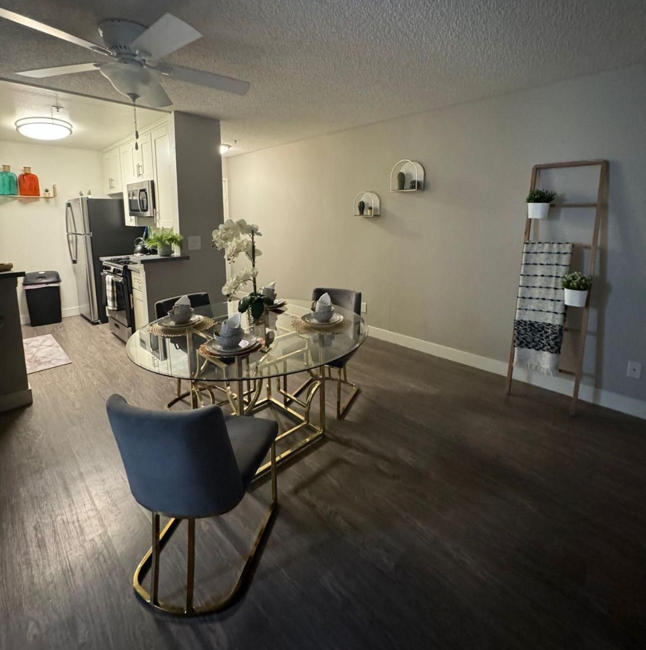 Luxury One Bedroom Free Parking&pool * Los Angeles