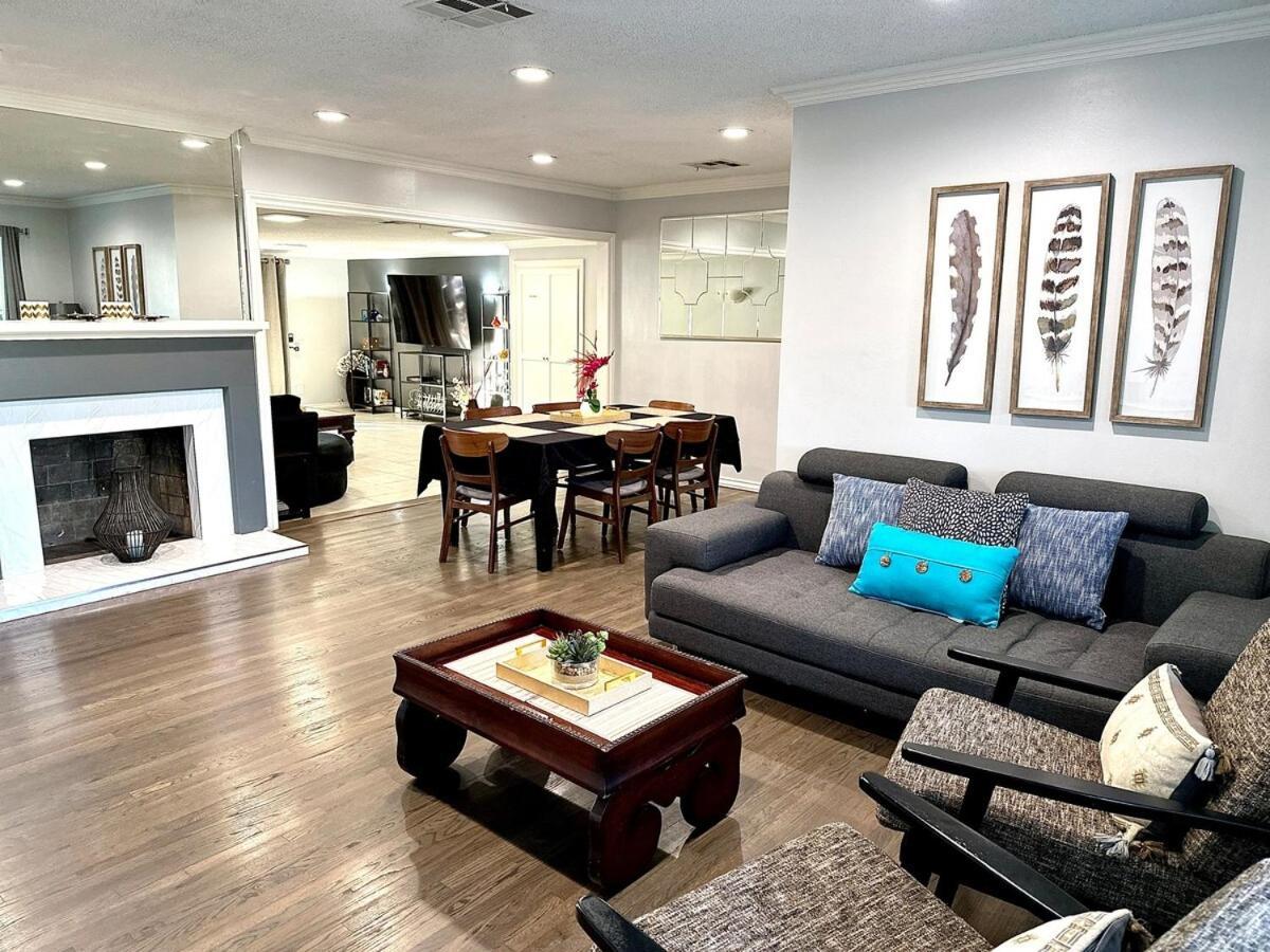 Tranquil Poolside Oasis With Bbq And Serene Ambiance Holiday home