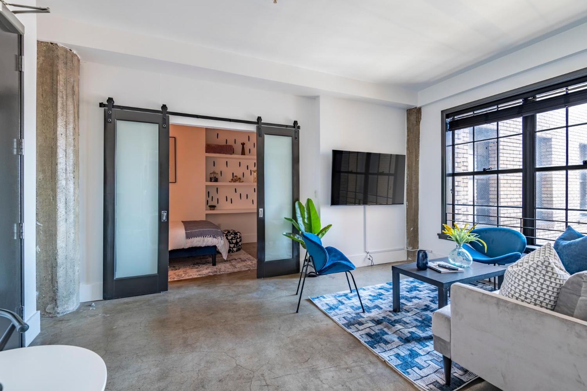 Urban Luxe Loft Apartment Los Angeles