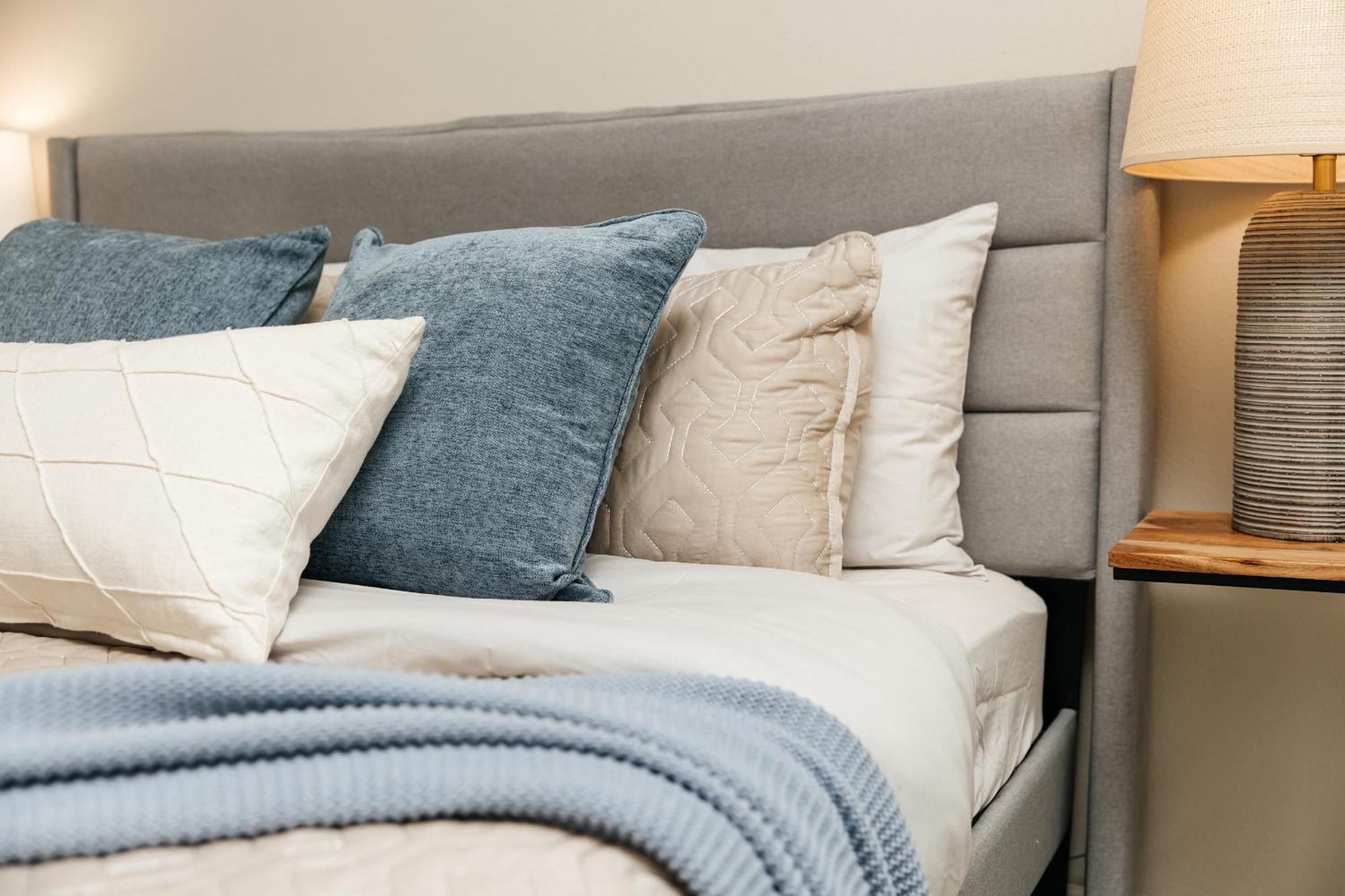 Need In 1bd Weho Apartment