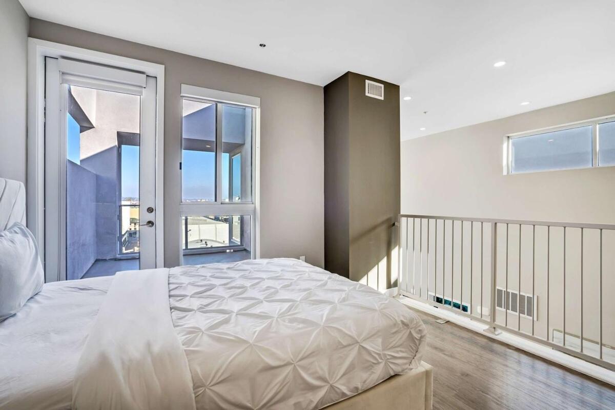 Weho Paradise 3b2b Loft With Parking * Los Angeles