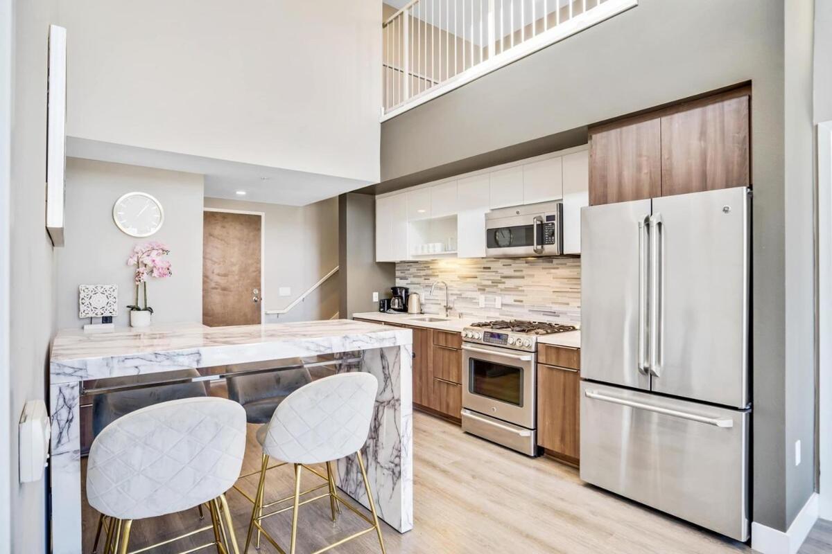 Weho Paradise 3b2b Loft With Parking Apartment