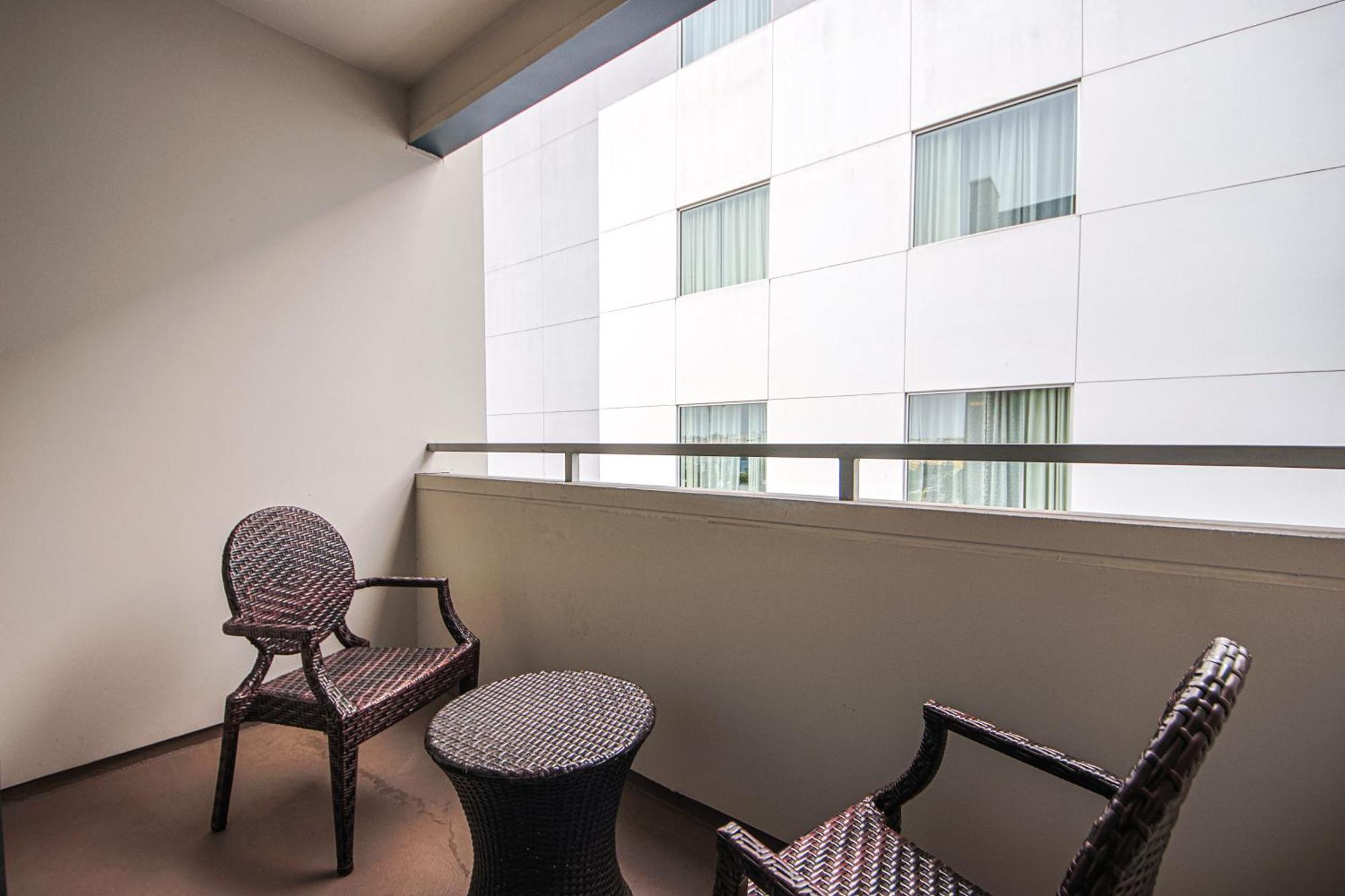 Apartment The Carlton- Modern-luxury 2 Master In Hrt Of Sm Steps To Ocean Ave *