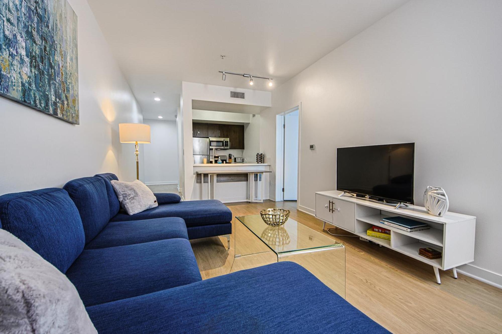 Apartment The Carlton- Modern-luxury 2 Master In Hrt Of Sm Steps To Ocean Ave