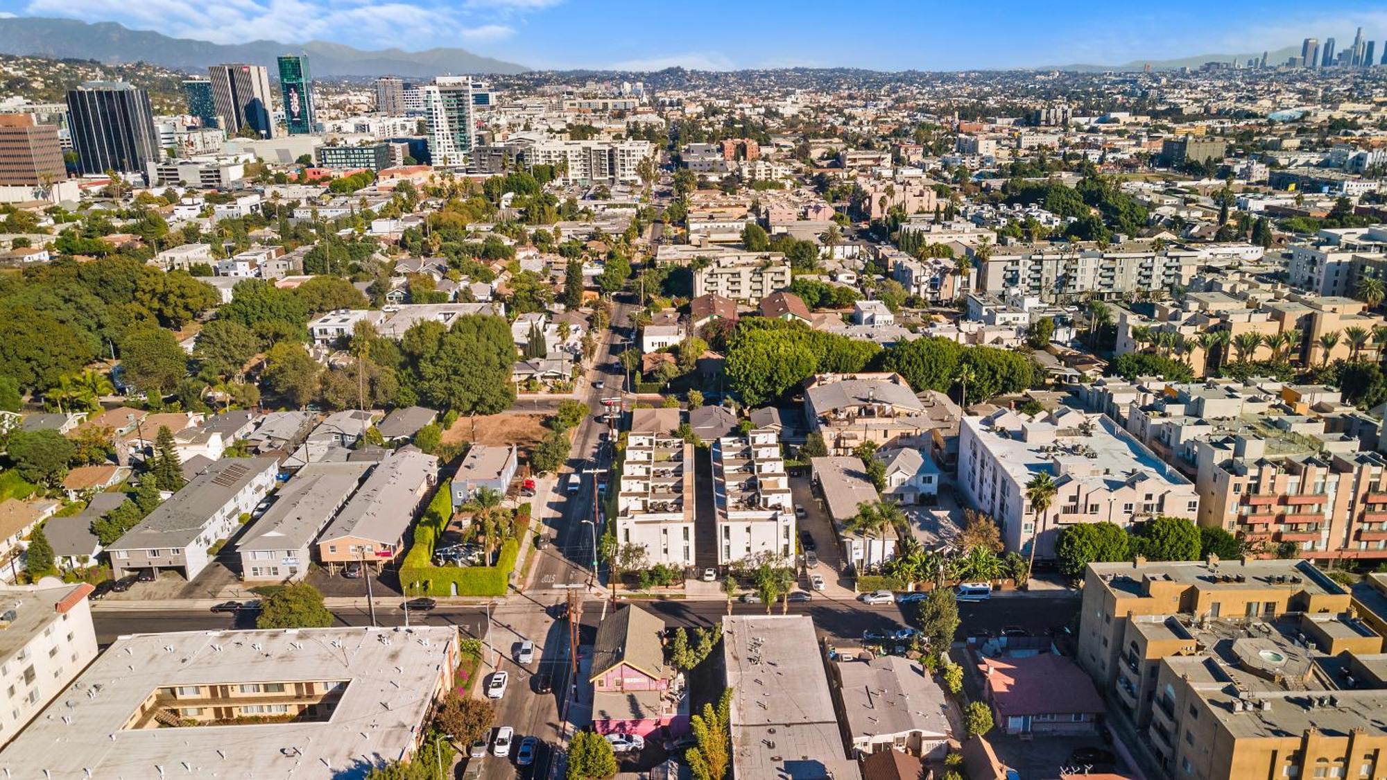 4br Townhouse With Free Parking & Fast Wifi Apartment Los Angeles
