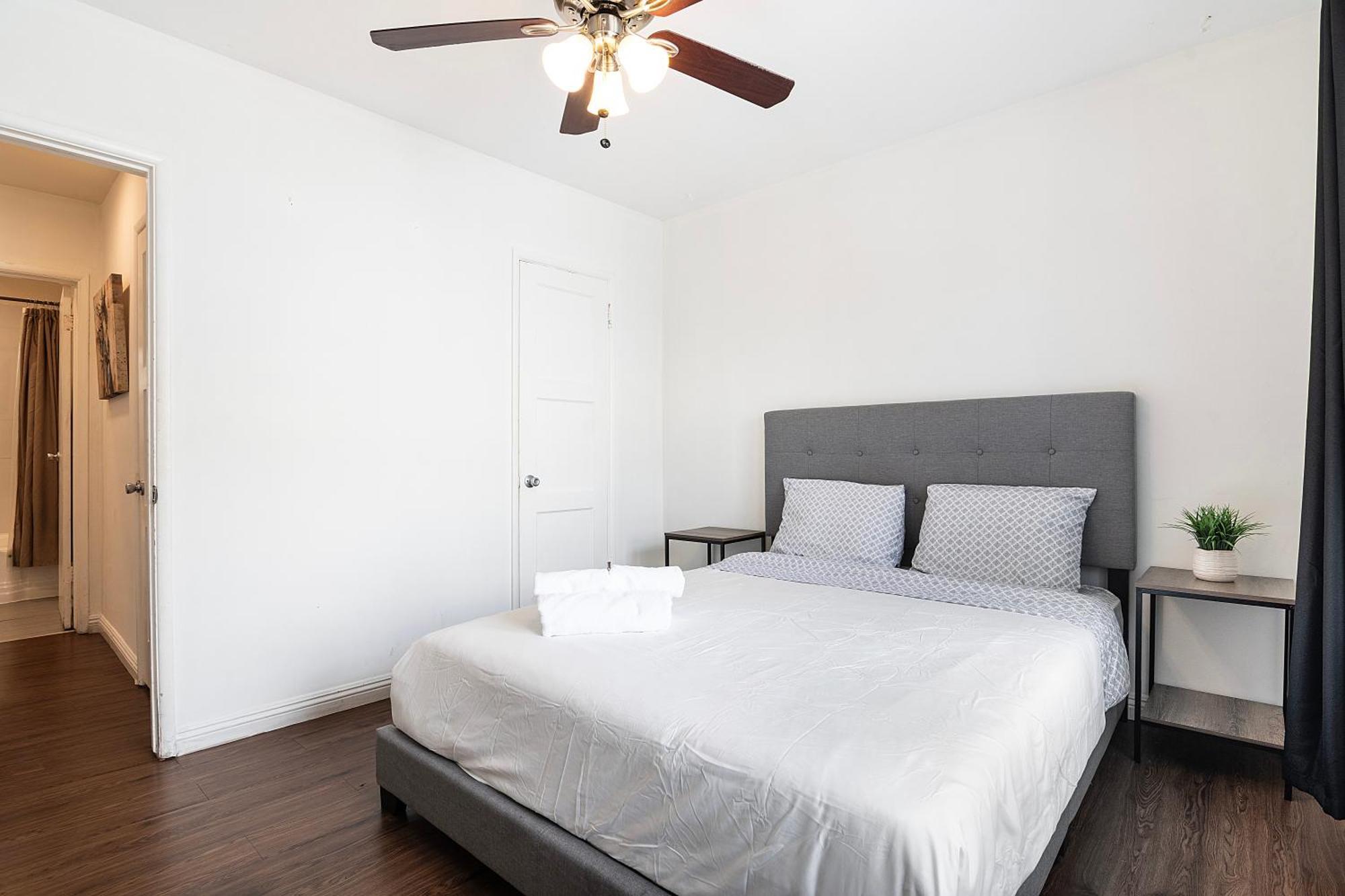 Ground-floor 1-bedroom By Beverly Hills Steps From Restaurants, Cafes And Shopping