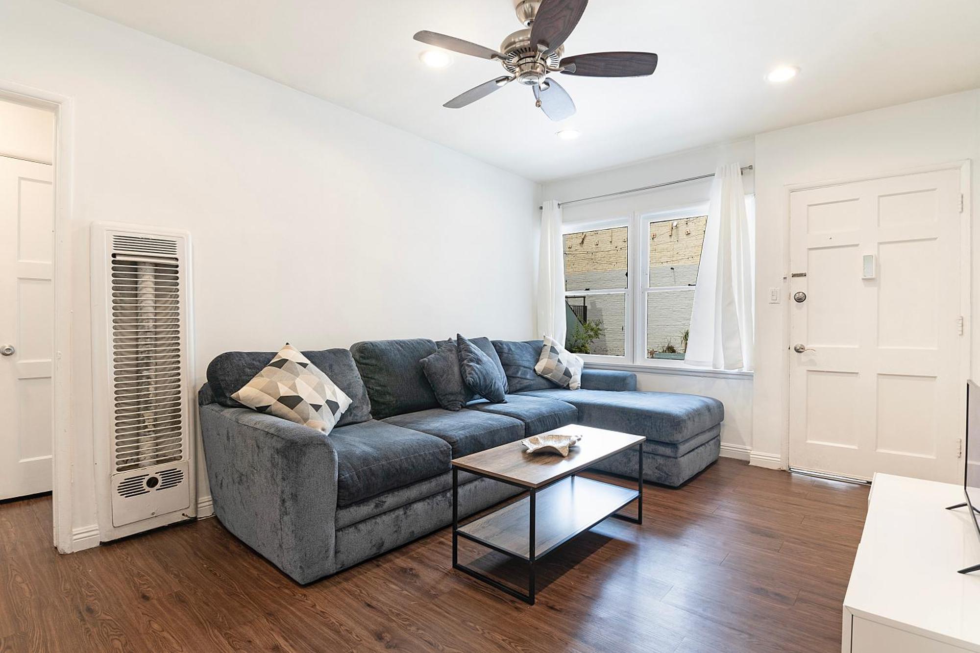 Apartment Ground-floor 1-bedroom By Beverly Hills Steps From Restaurants, Cafes And Shopping