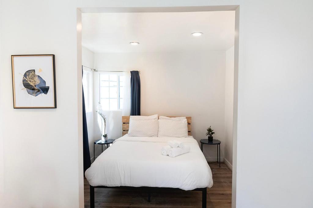 Cozy 2nd-floor Just A Block From Beverly Hills & La Attractions * Los Angeles