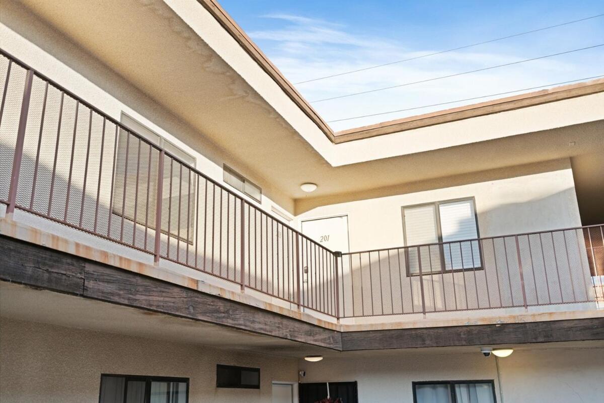 2br Bonus With Pool Access Near Universal Apartment *