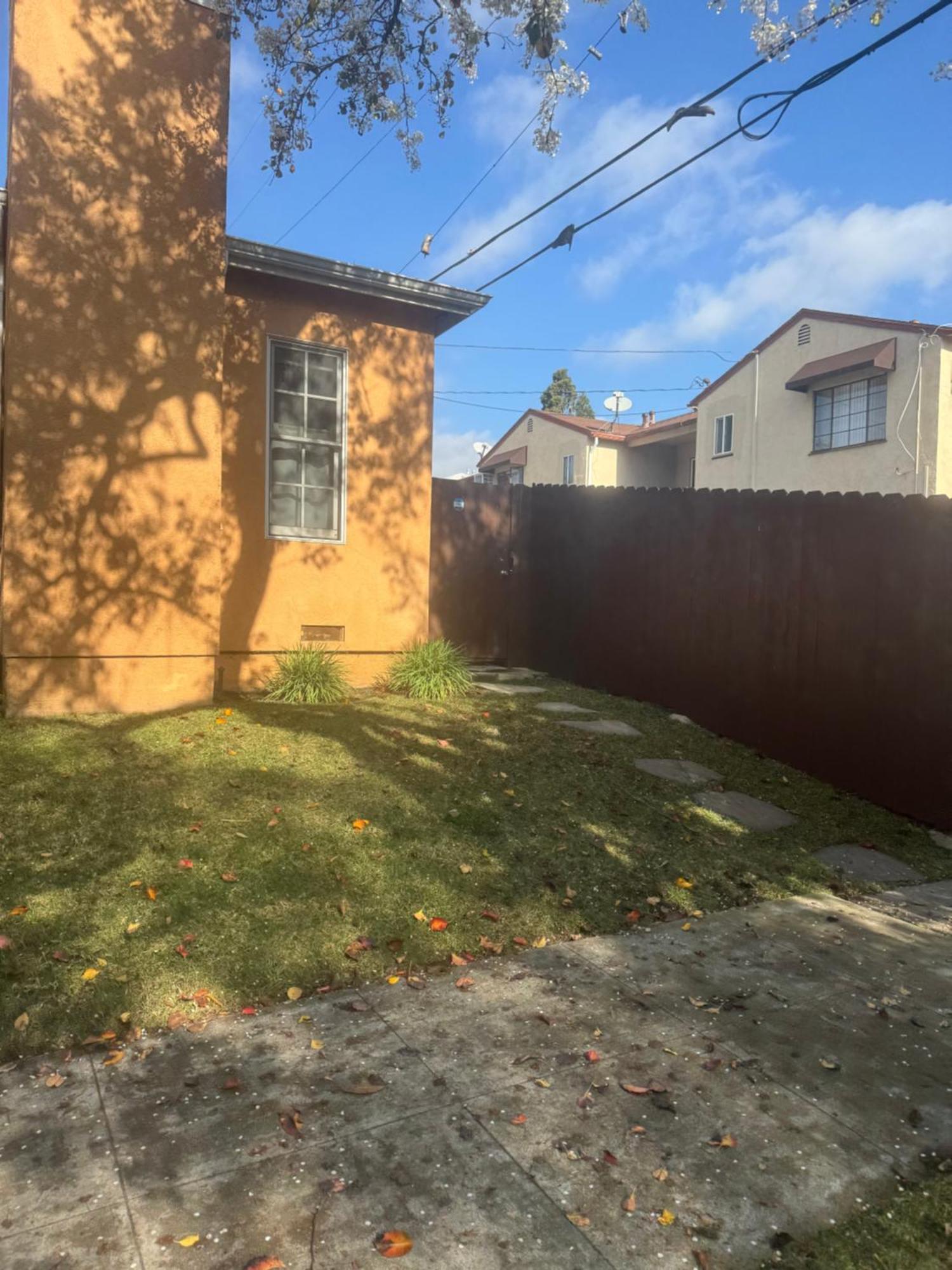 Cozy Brentwood Glen Guest * Los Angeles