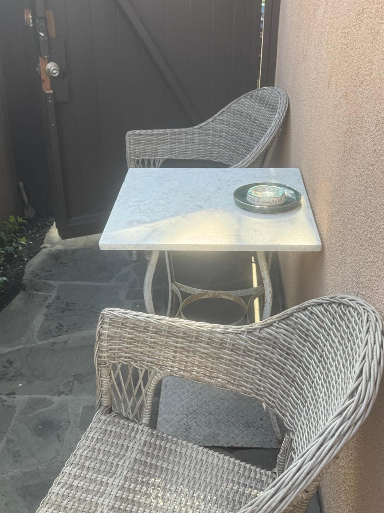 Cozy Brentwood Glen Guest * Los Angeles