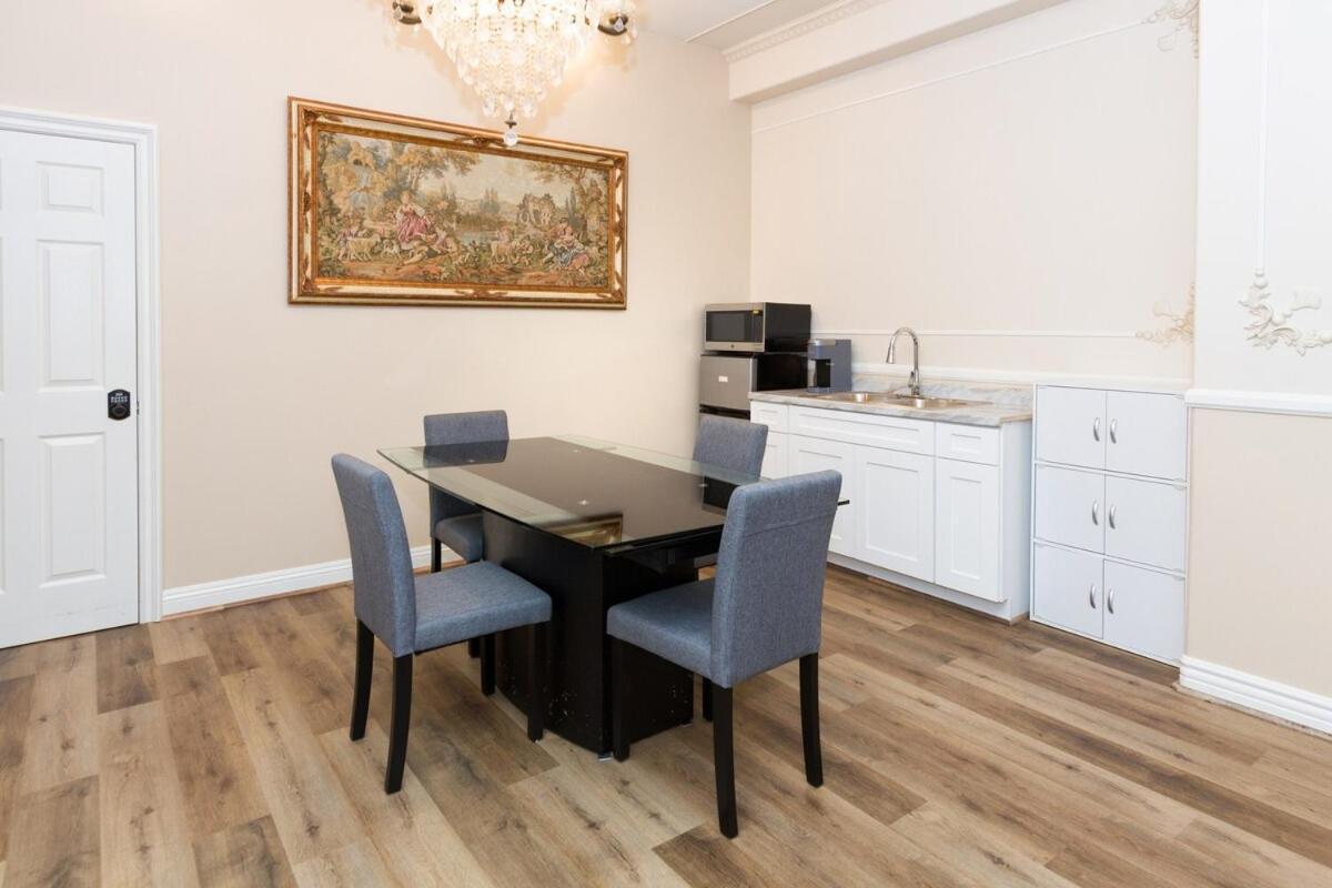 Spacious 2br With Kitchenette And Dining In Beverly Hills Apartment Los Angeles