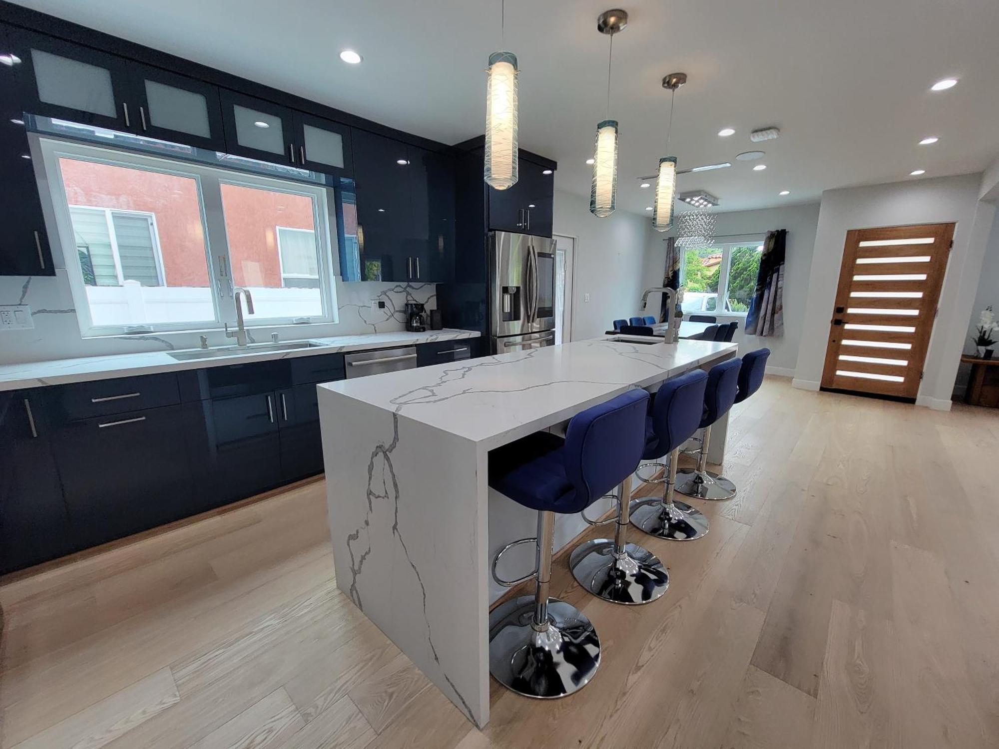 Modern Luxury 3 Bedroom Next To La Cienega Plaza With Parking, Wifi, Tv, Bbq 10 Minutes To Rodeo Drive * Los Angeles