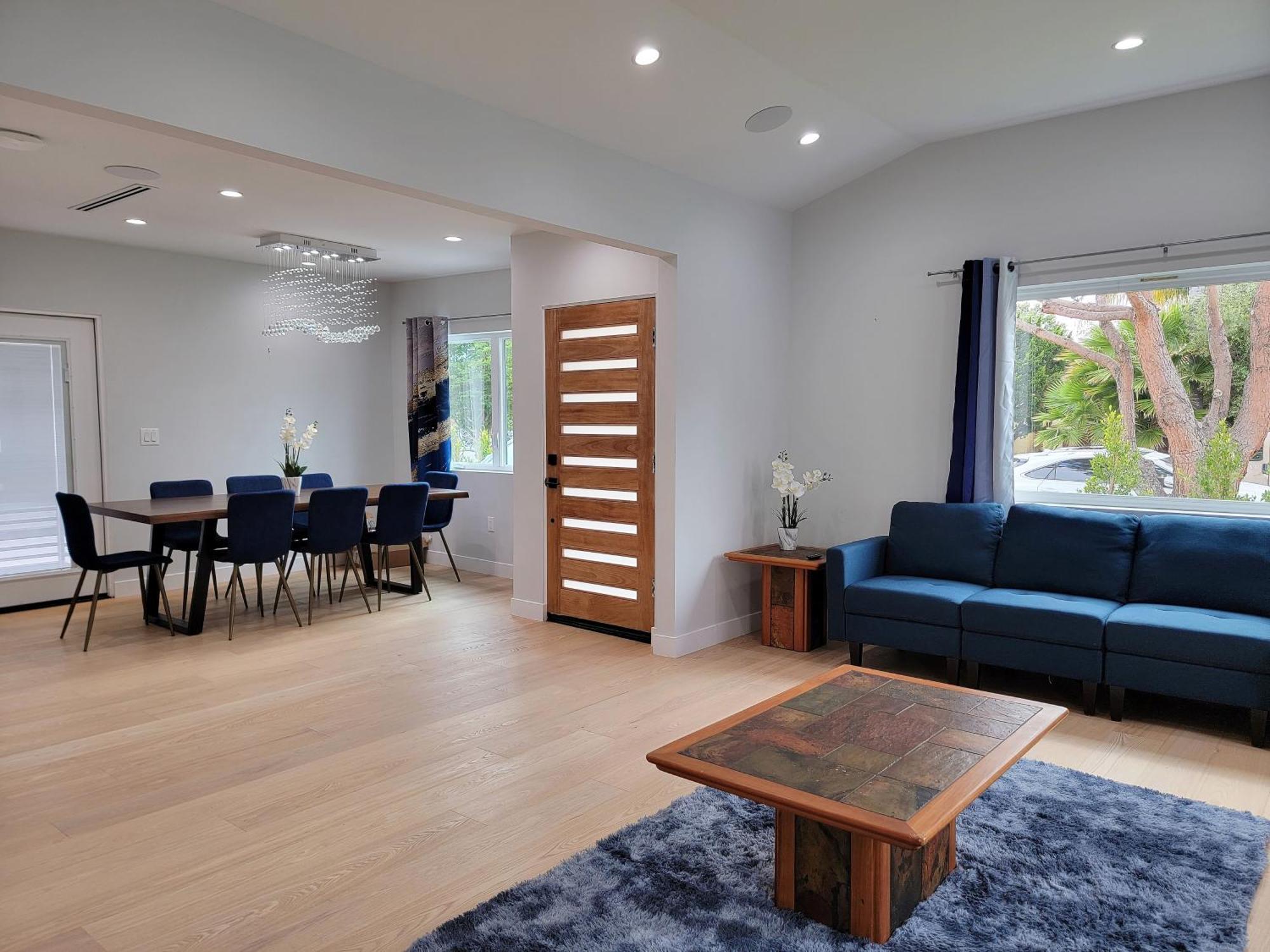 Holiday home Modern Luxury 3 Bedroom Next To La Cienega Plaza With Parking, Wifi, Tv, Bbq 10 Minutes To Rodeo Drive