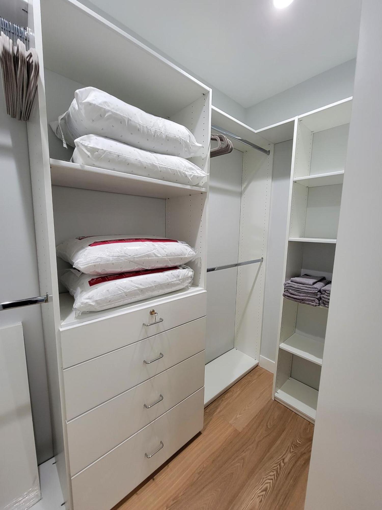 Holiday home Modern Luxury 3 Bedroom Next To La Cienega Plaza With Parking, Wifi, Tv, Bbq 10 Minutes To Rodeo Drive