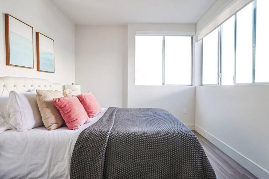 Apartment Spacious 2bdr In Sm - 5 Minutes Walk To The Beach! Los Angeles