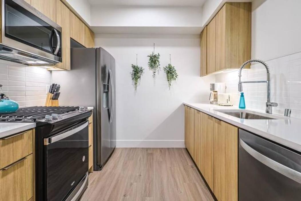 Spacious 2bdr In Sm - 5 Minutes Walk To The Beach! Los Angeles