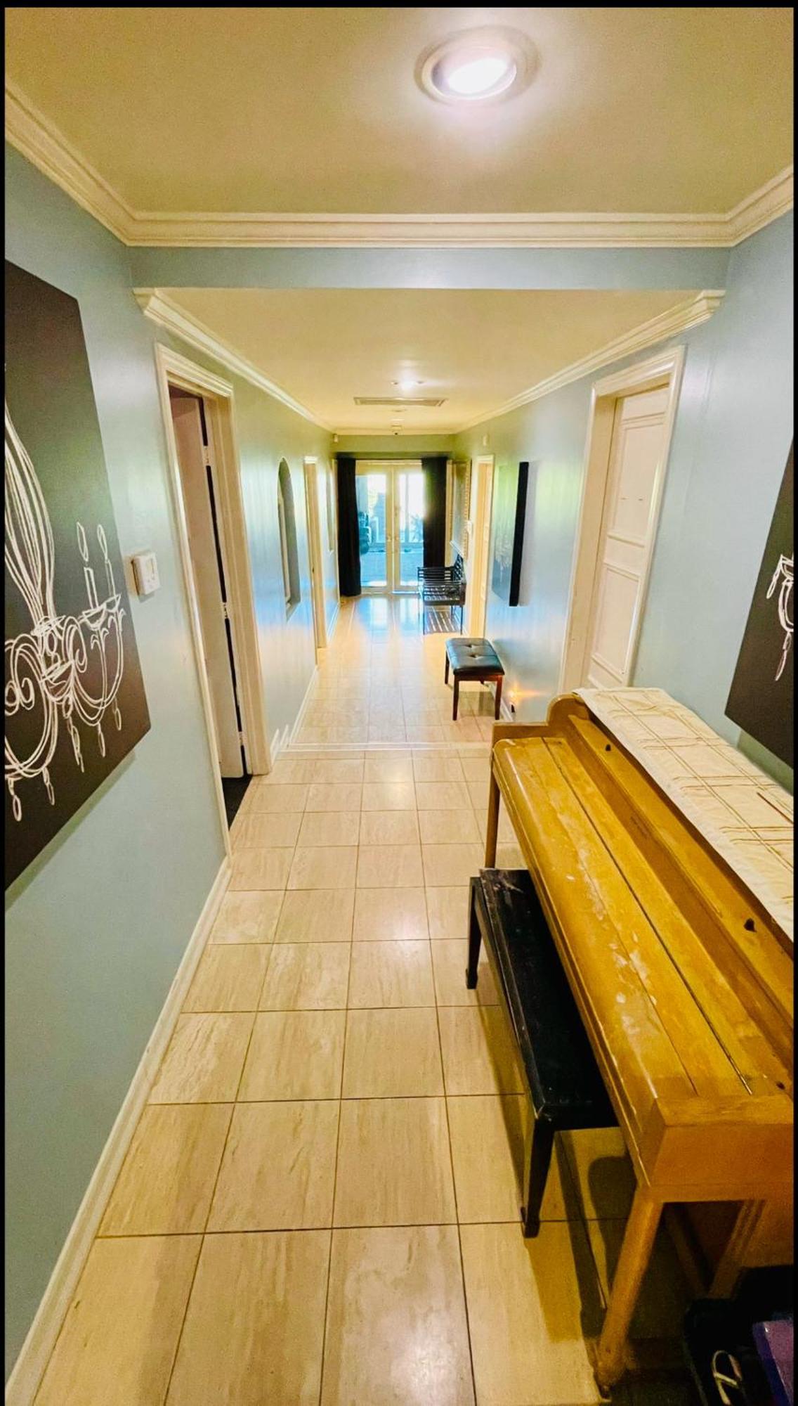 Guest house Women Only Oasis In Center Private Bedroom Large Estate View Pool Encino Hills Sherman Oaks 405-101 Xsepulveda