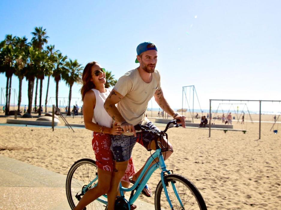 Spacious 2br Near Santa Monica Beach, Walk Everywhere! Apartment *