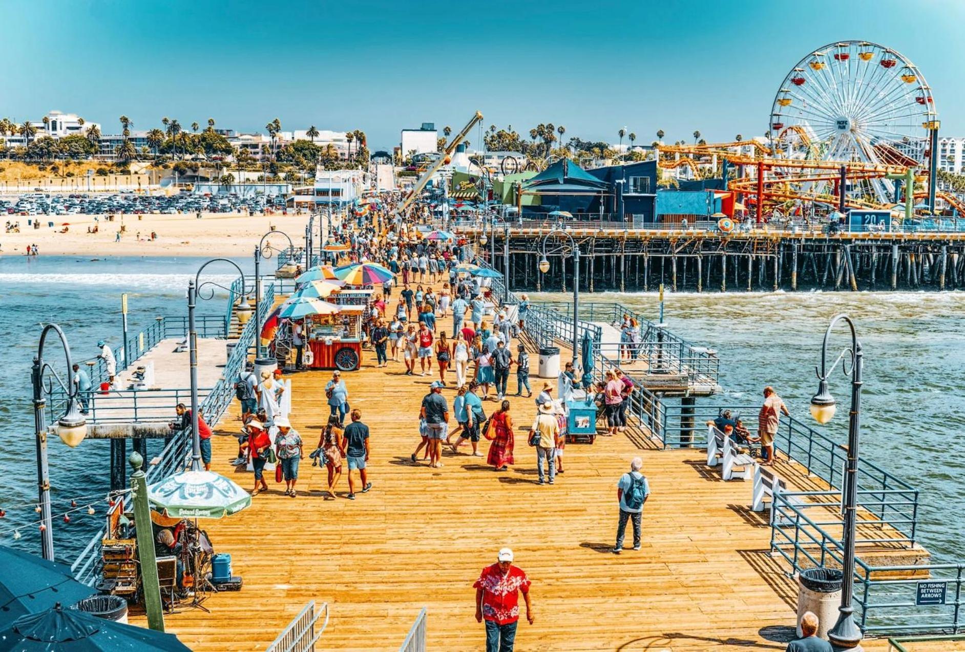 Apartment Spacious 2br Near Santa Monica Beach, Walk Everywhere! *
