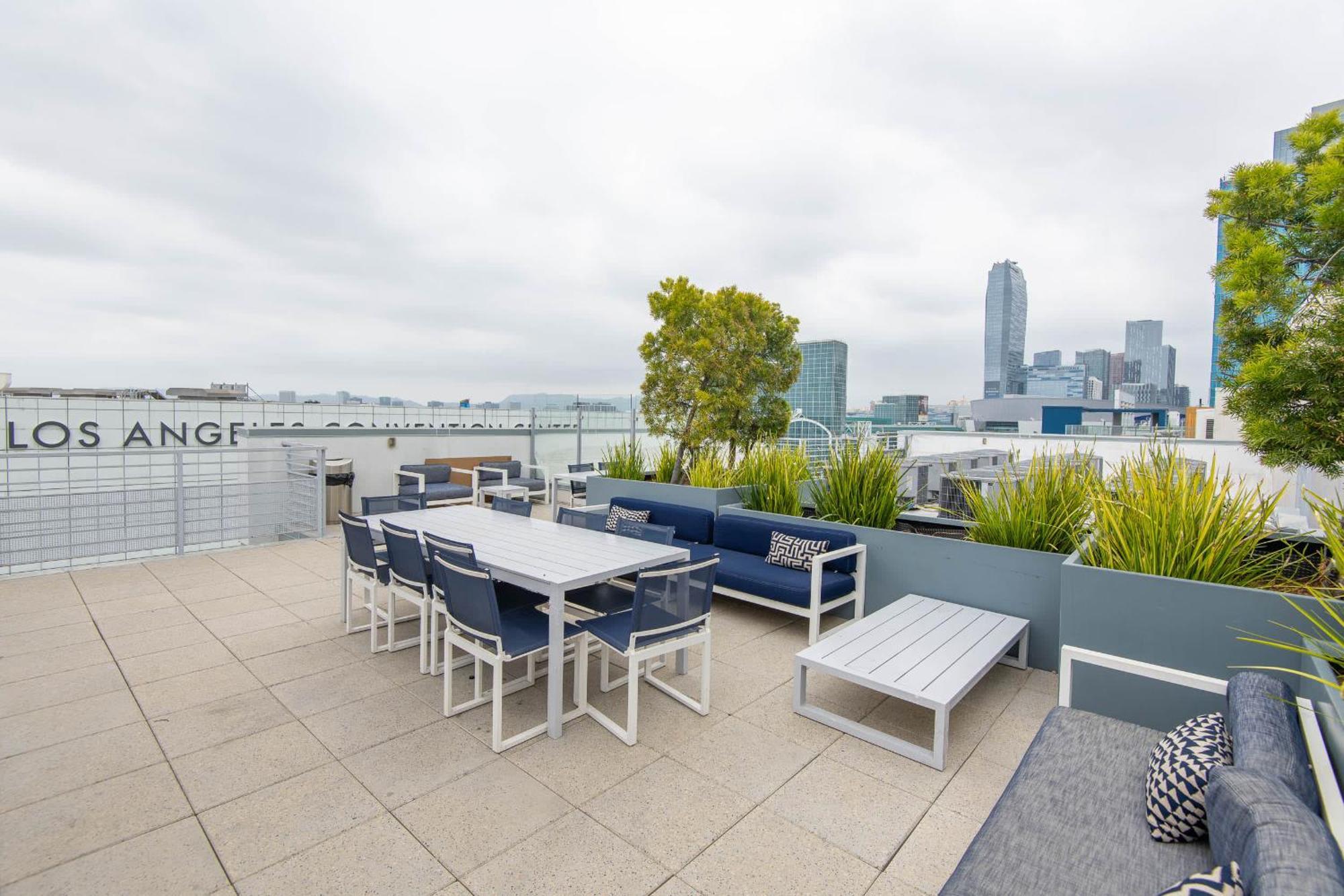 Apartment Downtown 1bed 1bath Freeparking Patio Pool Hot Tub Los Angeles