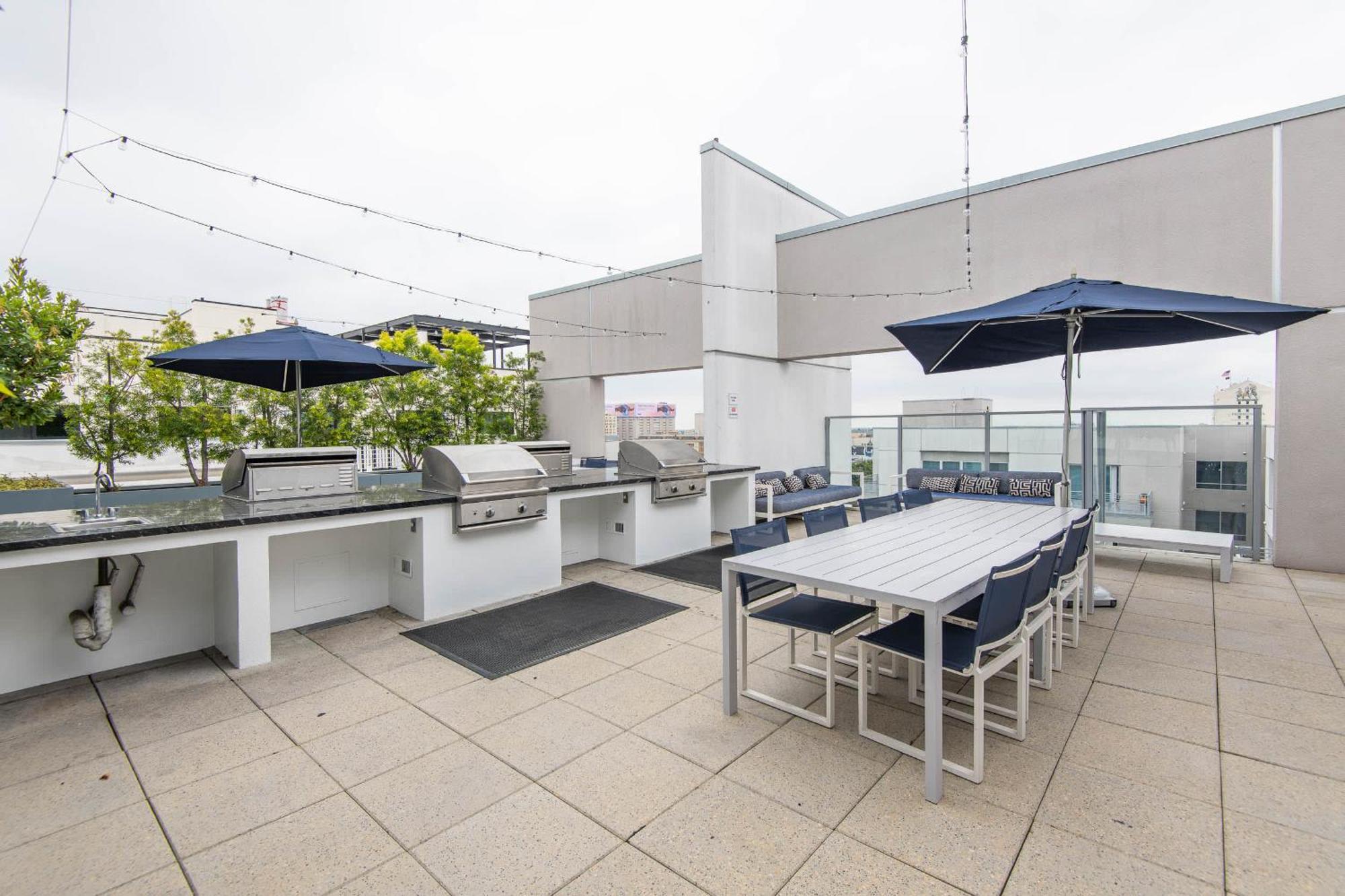 Downtown 1bed 1bath Freeparking Patio Pool Hot Tub * Los Angeles