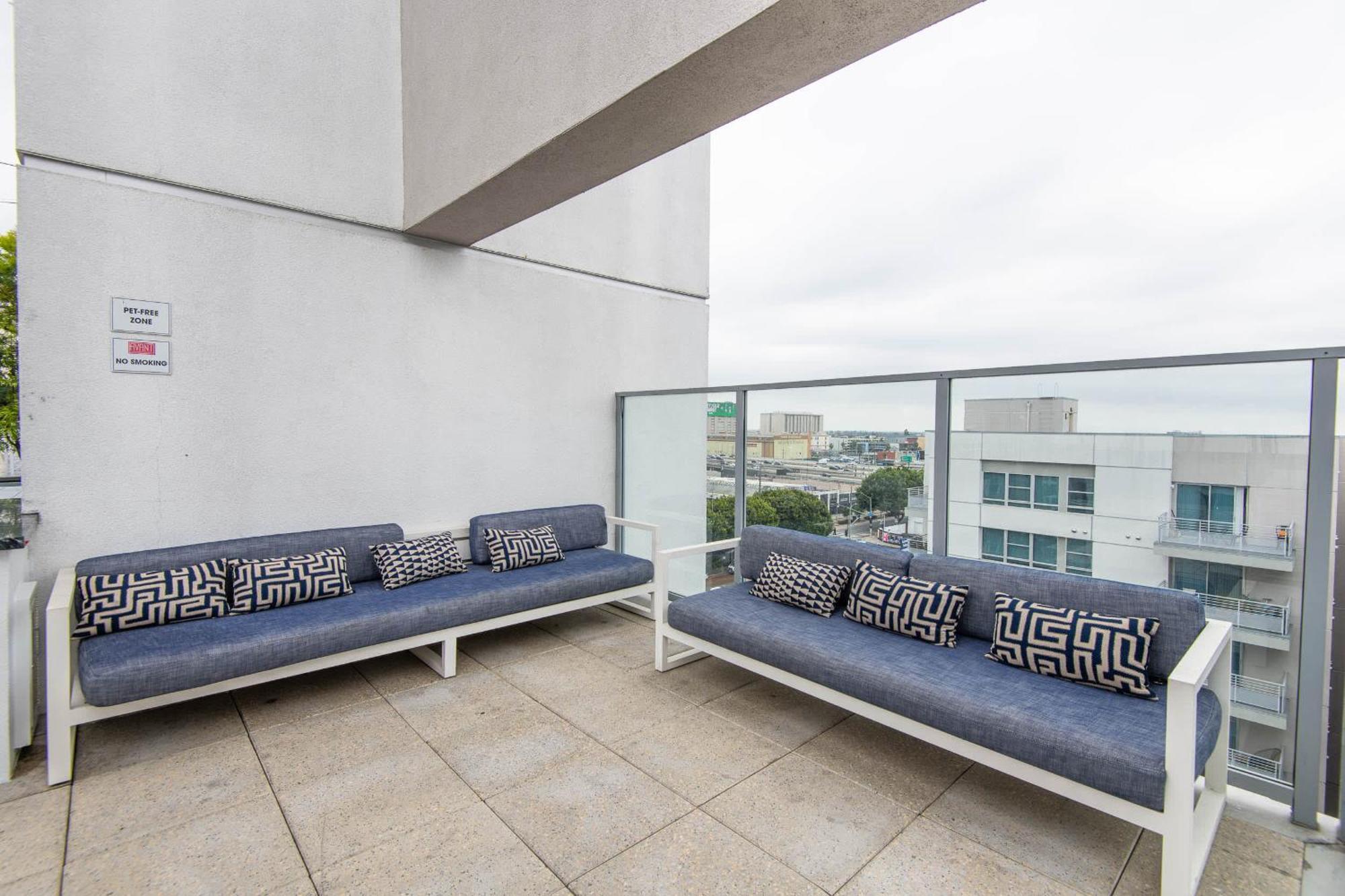 Downtown 1bed 1bath Freeparking Patio Pool Hot Tub