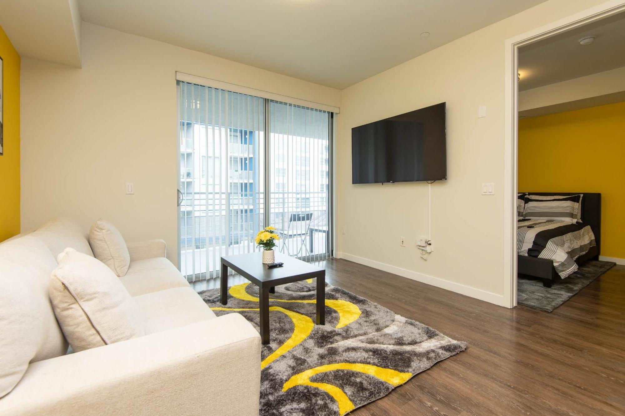 Apartment Downtown 1bed 1bath Freeparking Patio Pool Hot Tub