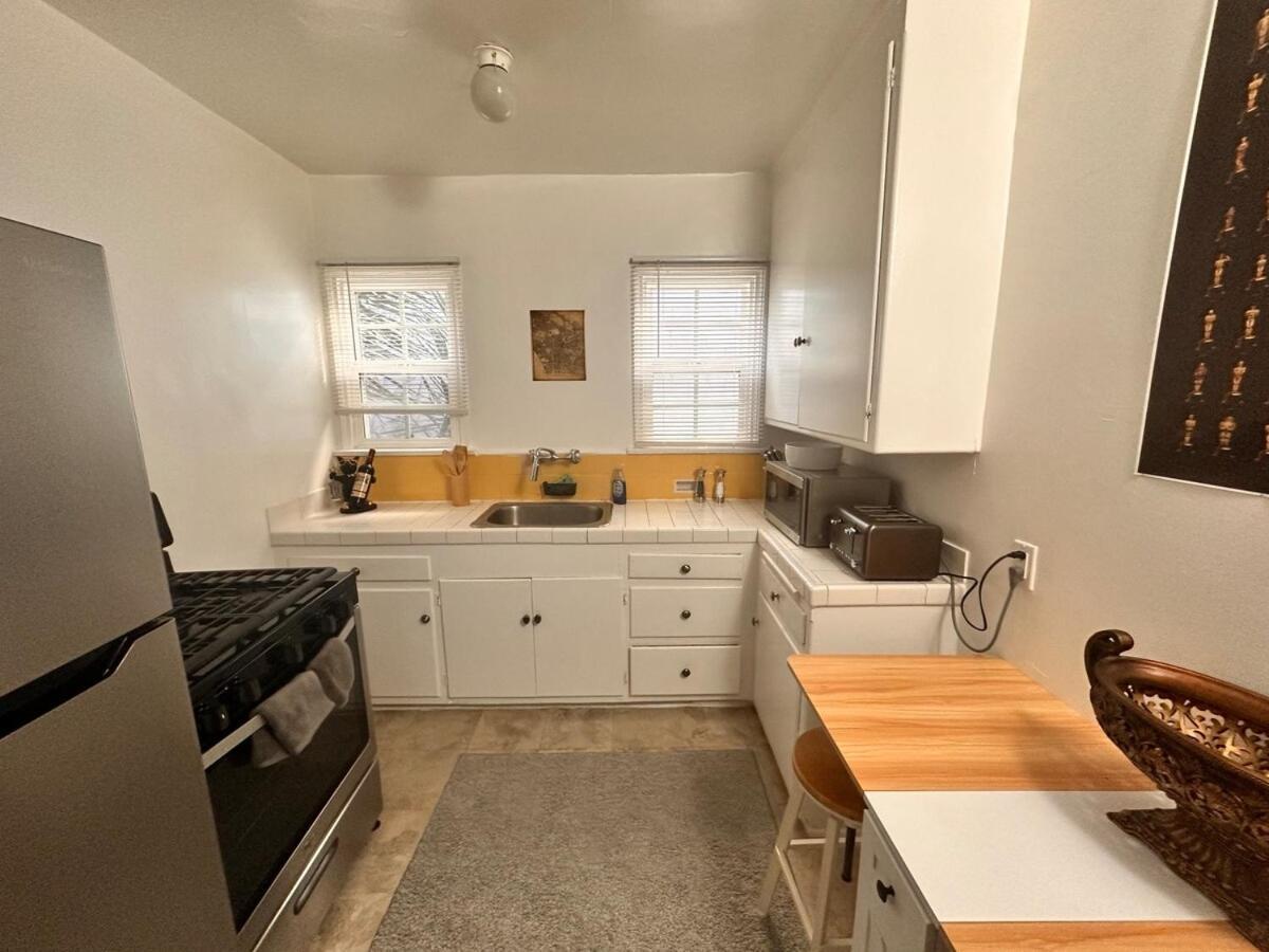Del Apartment *