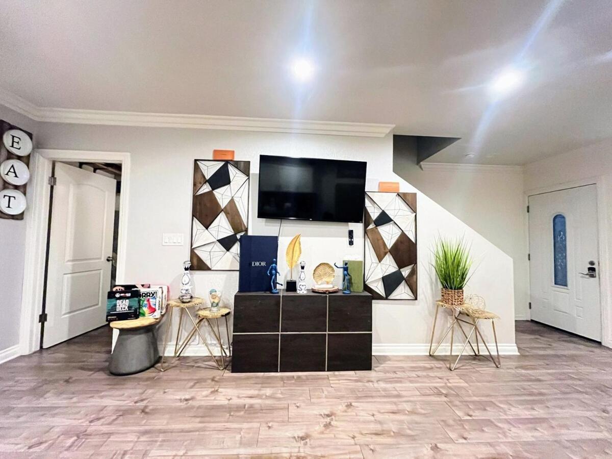 Tr2 4b 3bath Usc Crypto Sofi Universal Parking Apartment *