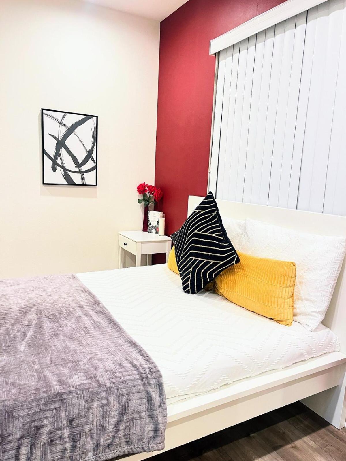 Tr2 4b 3bath Usc Crypto Sofi Universal Parking Apartment