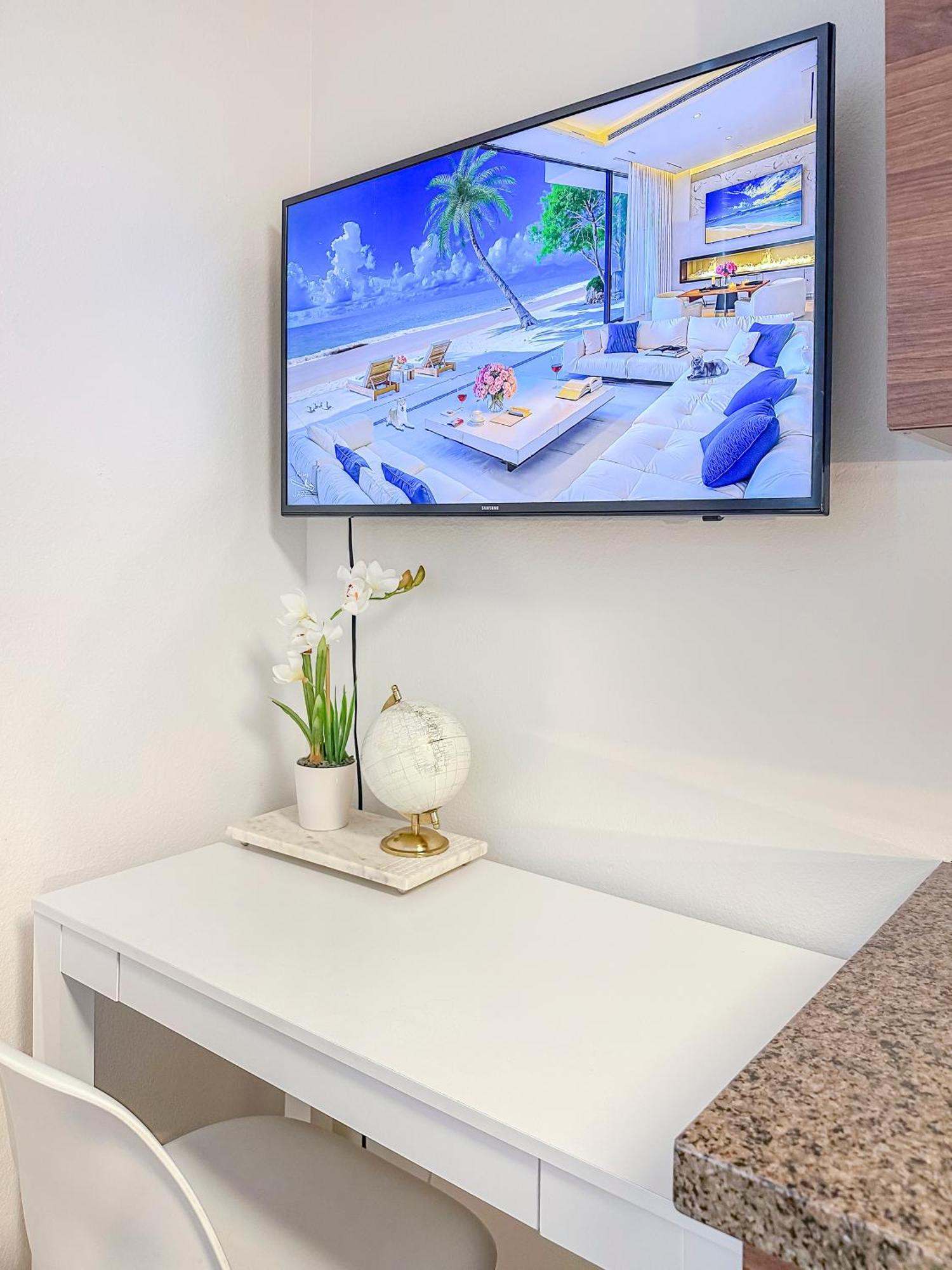 Mdr Luxury Pool, Gym, Parking, Jacuzzi.