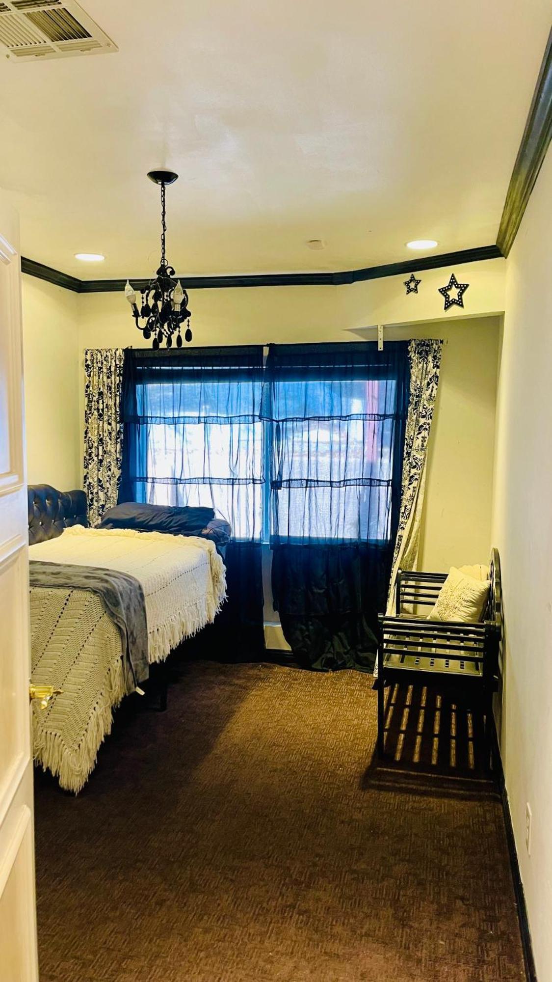 Encino Hills Private For Females * Los Angeles