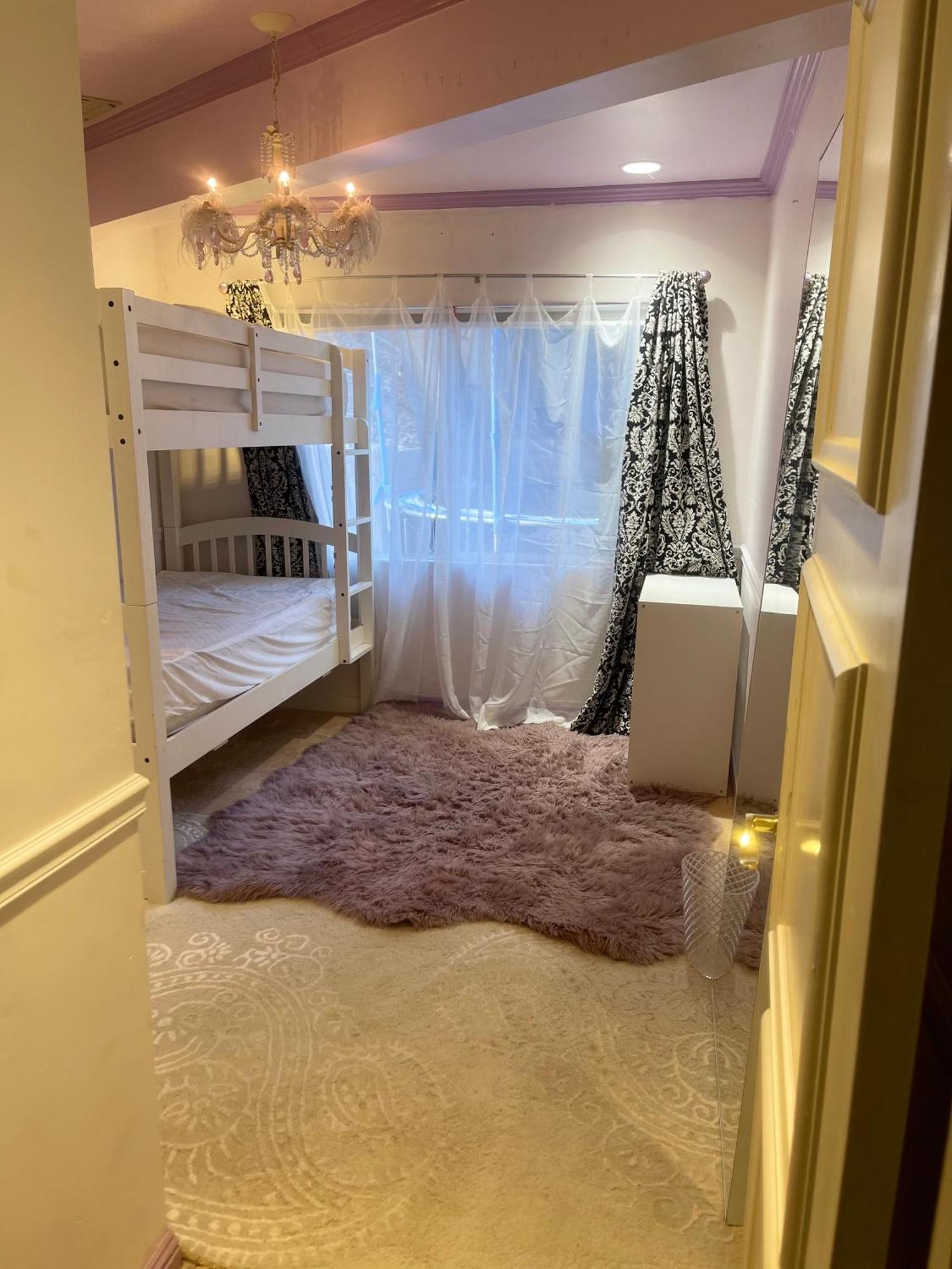 Homestay Encino Hills Private For Females Los Angeles