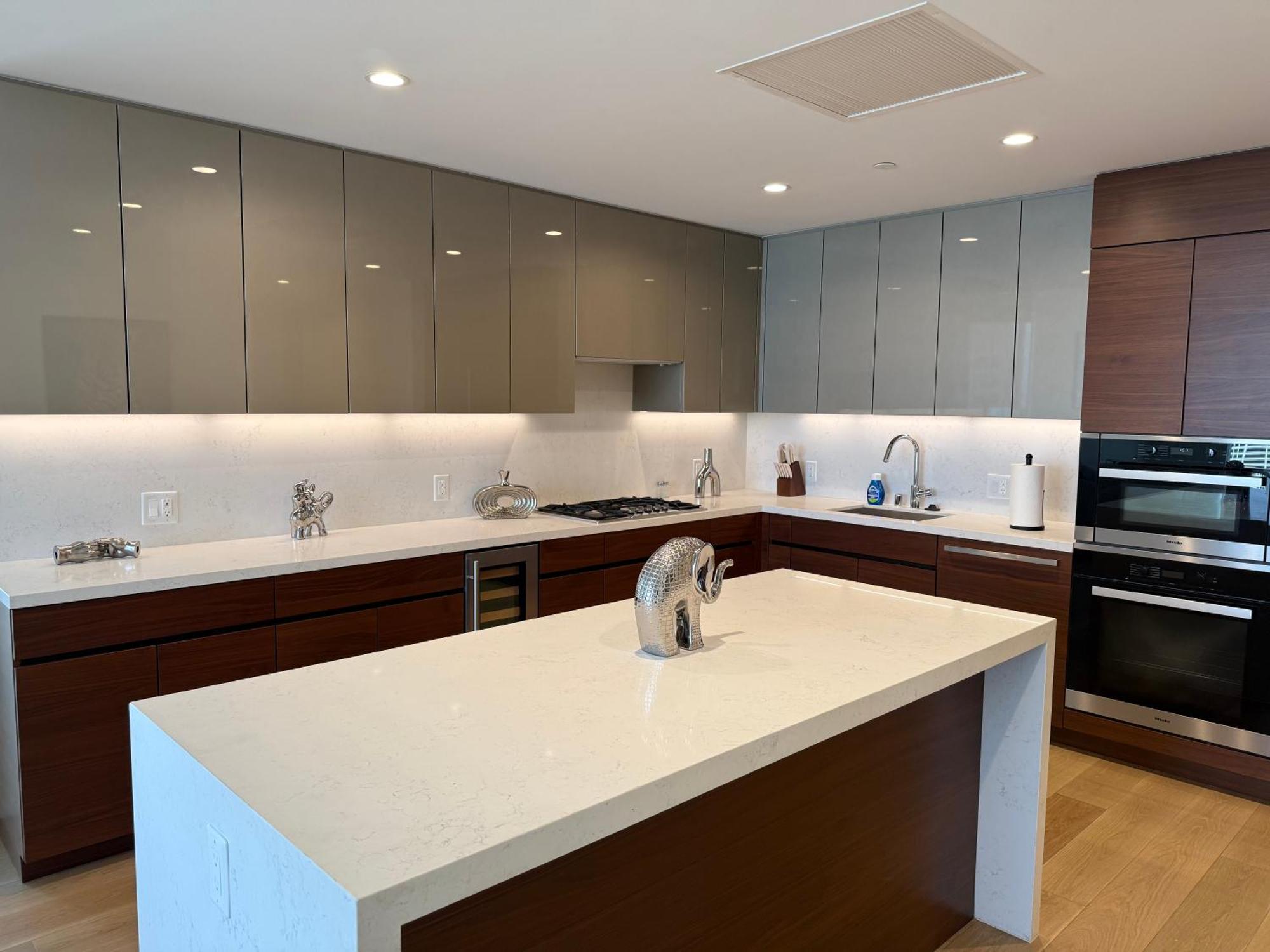 Sky View 2 Bed 2 Bath Penthouse In Heart Of Dtla *