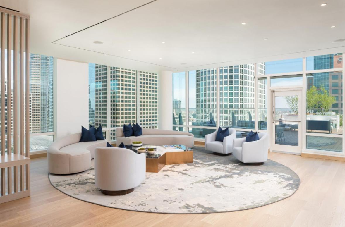Sky View 2 Bed 2 Bath Penthouse In Heart Of Dtla *