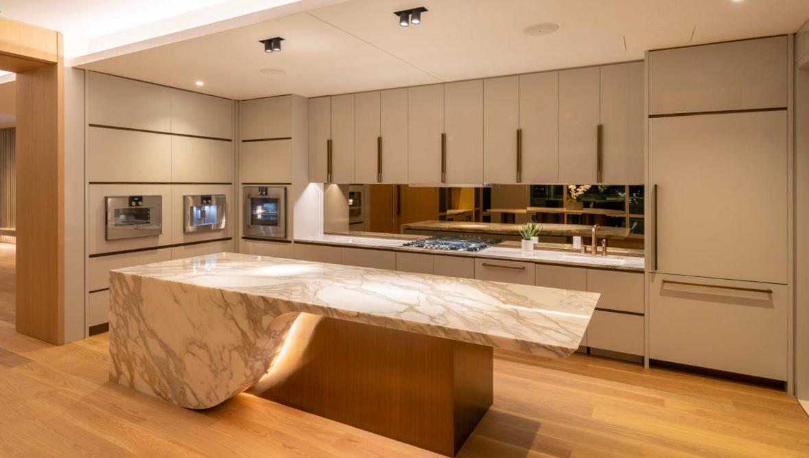 Sky View 2 Bed 2 Bath Penthouse In Heart Of Dtla *