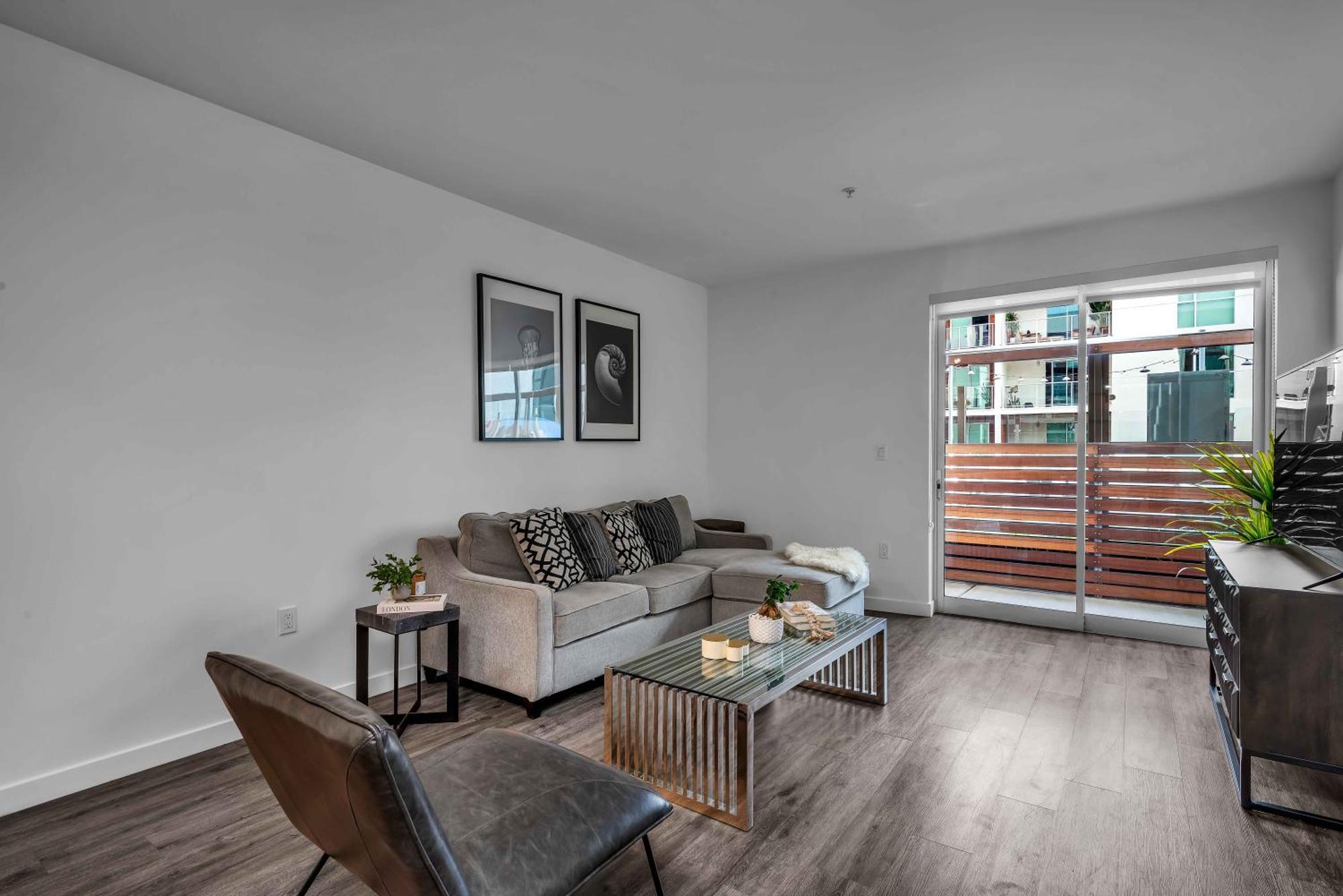 Santa Monica With Pool And Apartment