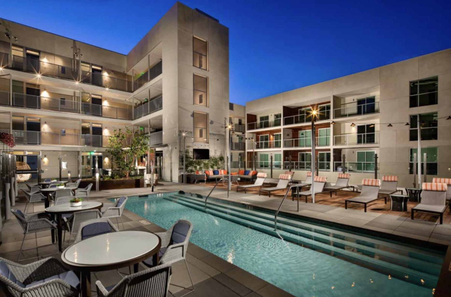 Santa Monica With Pool And