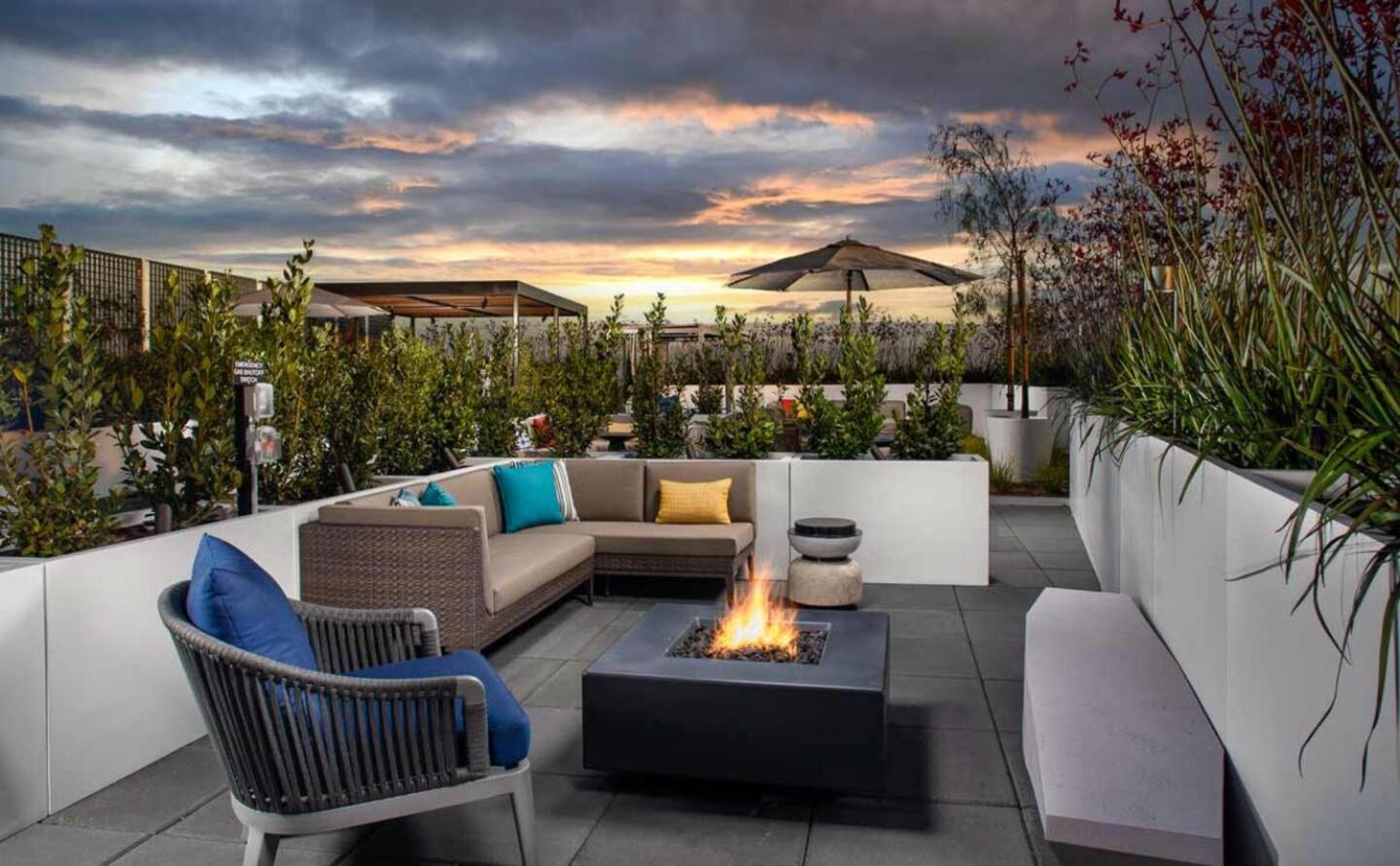 Santa Monica With Pool And Apartment Los Angeles