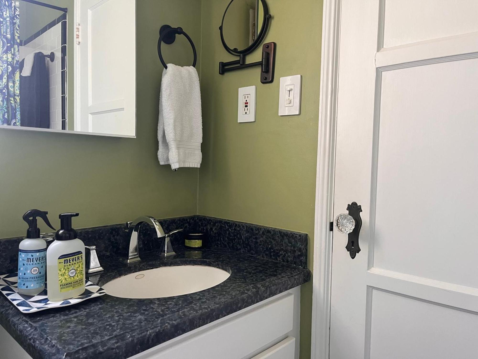 Homestay 5-star Beverlyhills *