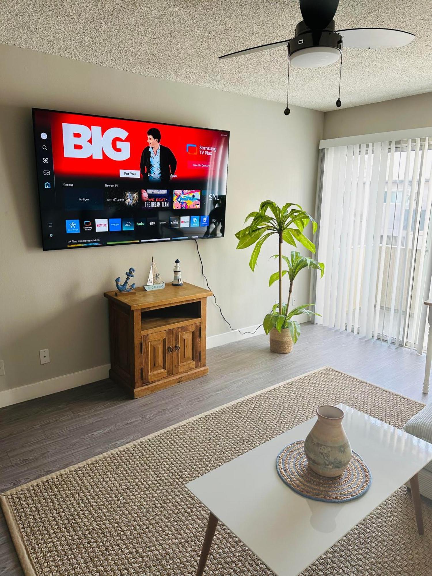 Prime I Free Parking Apartment Los Angeles