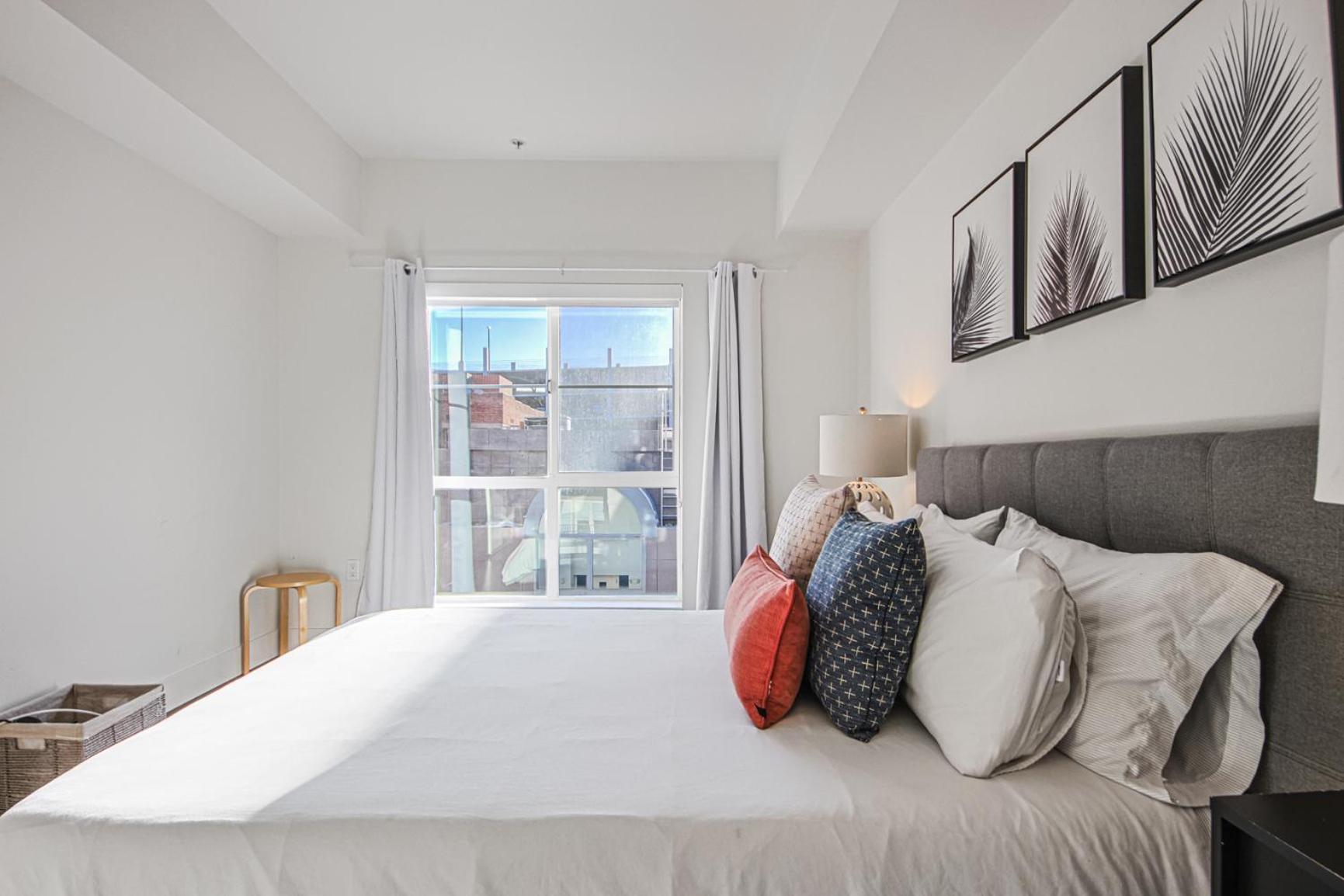 Outstanding 2bdr In Sm- 5-15 Mins To The Beach! Apartment Los Angeles