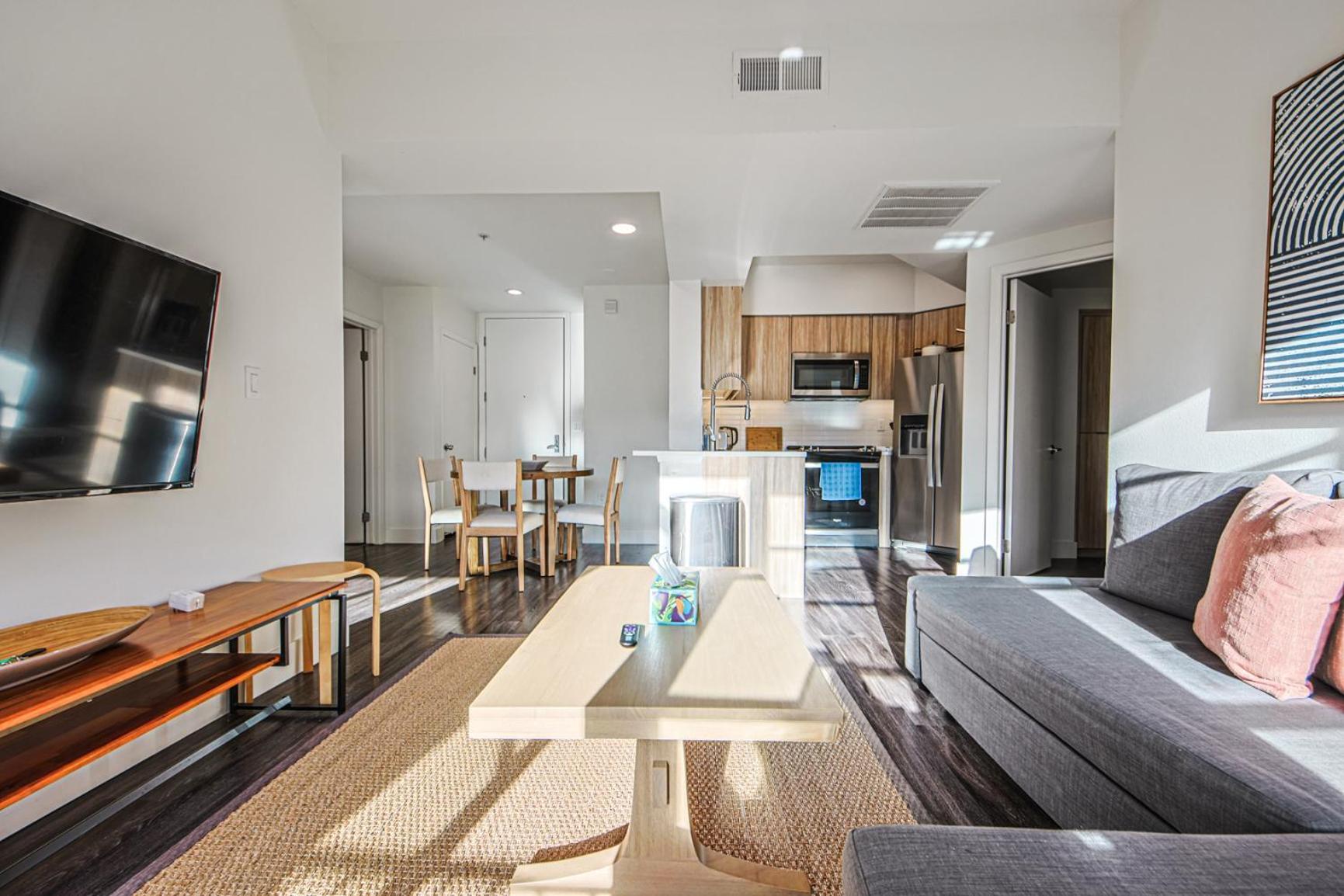 Outstanding 2bdr In Sm- 5-15 Mins To The Beach! Apartment Los Angeles
