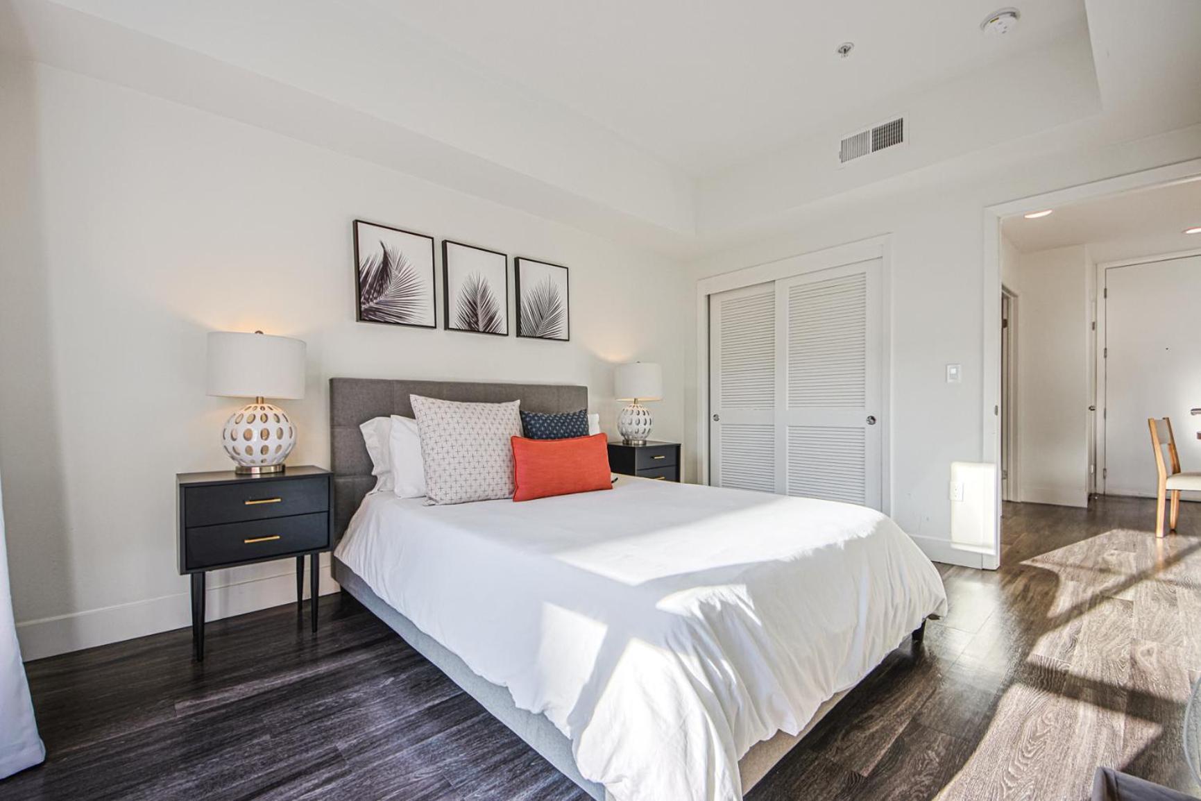 Outstanding 2bdr In Sm- 5-15 Mins To The Beach! * Los Angeles