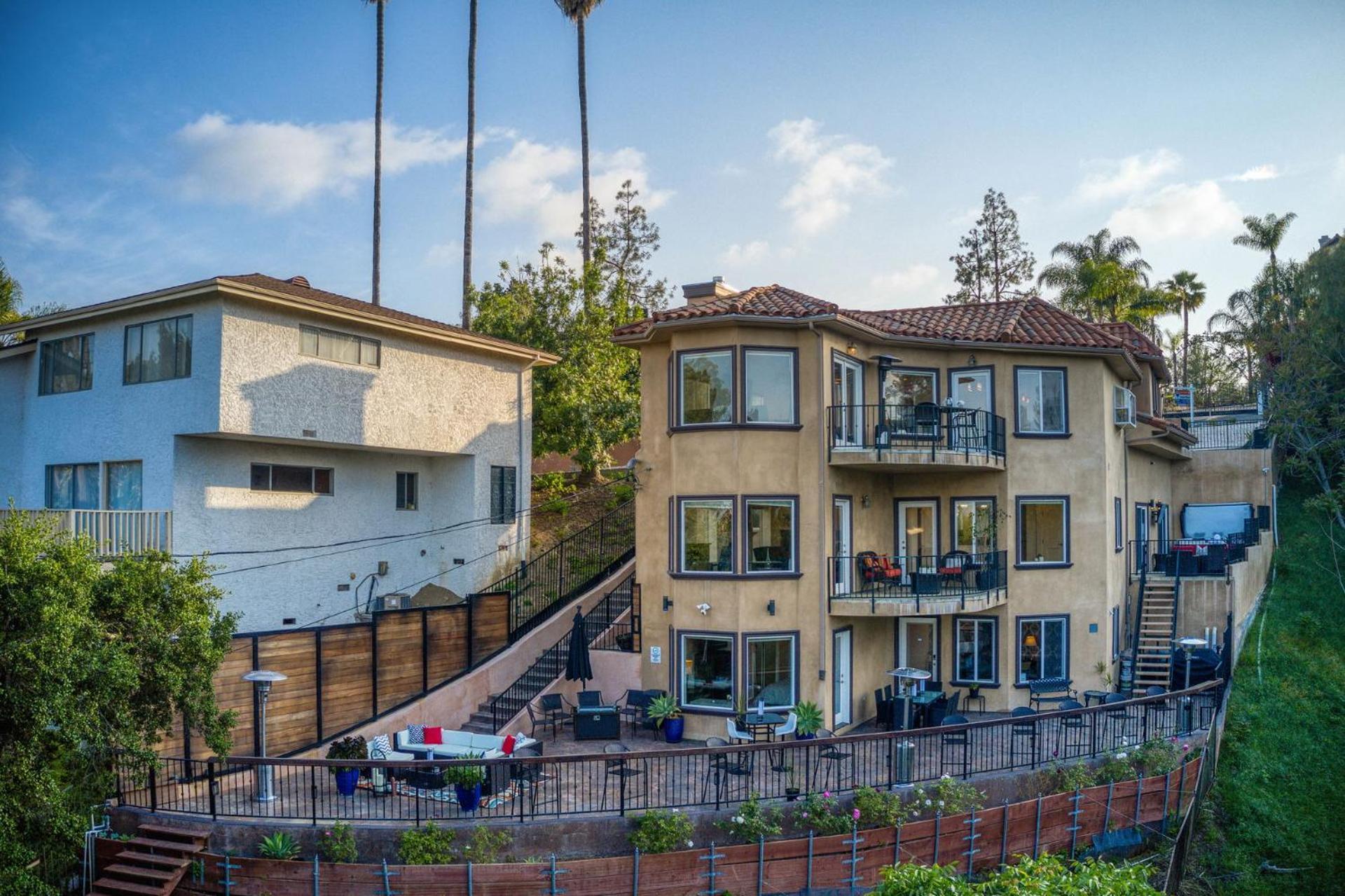 Luxury Modern W/ Great La Views Holiday home *